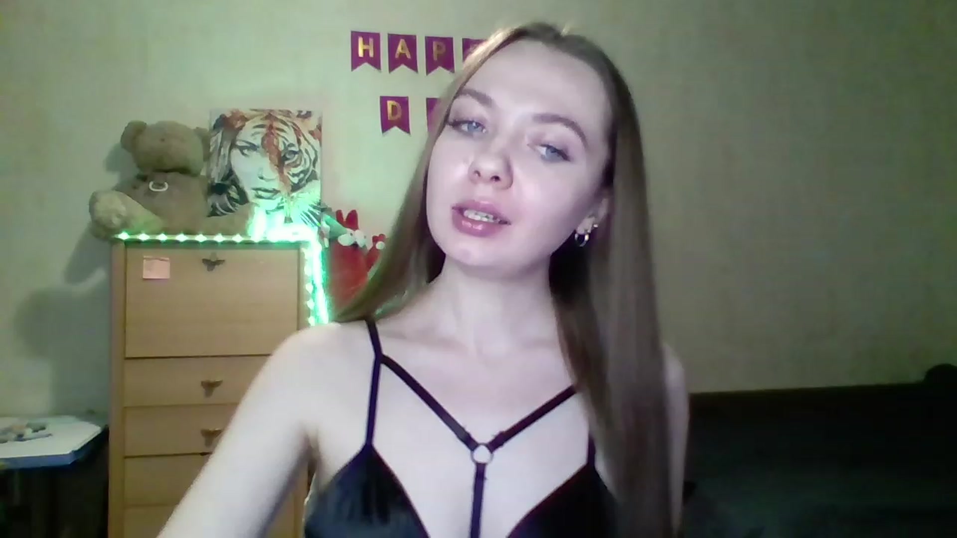 Gallery image thumbnail from LizaGhost's myfreecams stream on, 11/20/2022, 15:38 image 7 of 20