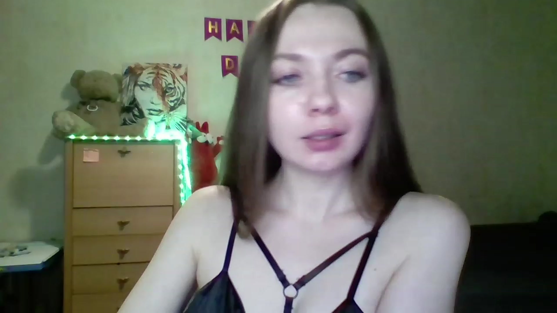 Gallery image thumbnail from LizaGhost's myfreecams stream on, 11/20/2022, 15:38 image 11 of 20