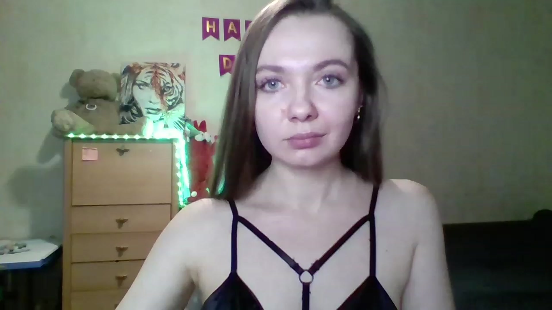 Gallery image thumbnail from LizaGhost's myfreecams stream on, 11/20/2022, 15:38 image 12 of 20