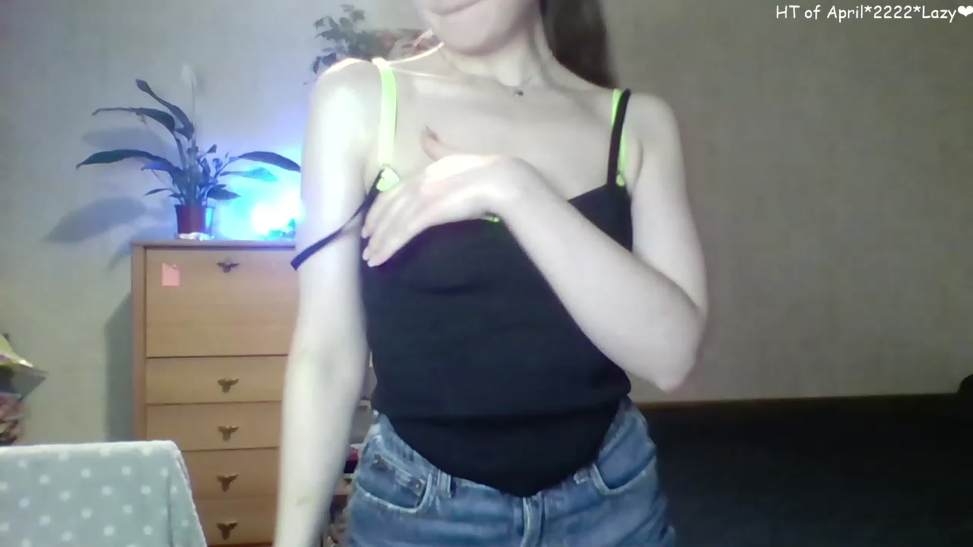 Gallery image thumbnail from LizaGhost's myfreecams stream on, 04/19/2023, 15:13 image 10 of 20