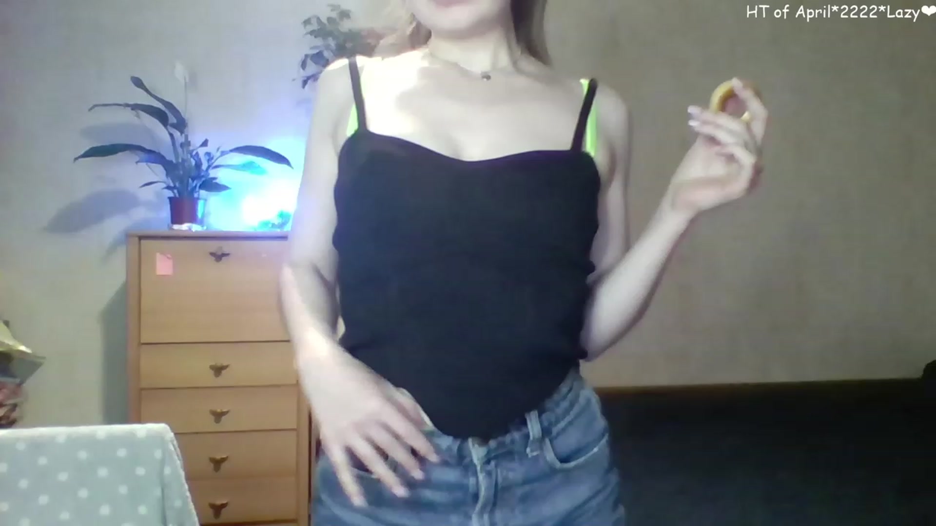 Gallery image thumbnail from LizaGhost's myfreecams stream on, 04/19/2023, 15:13 image 8 of 20