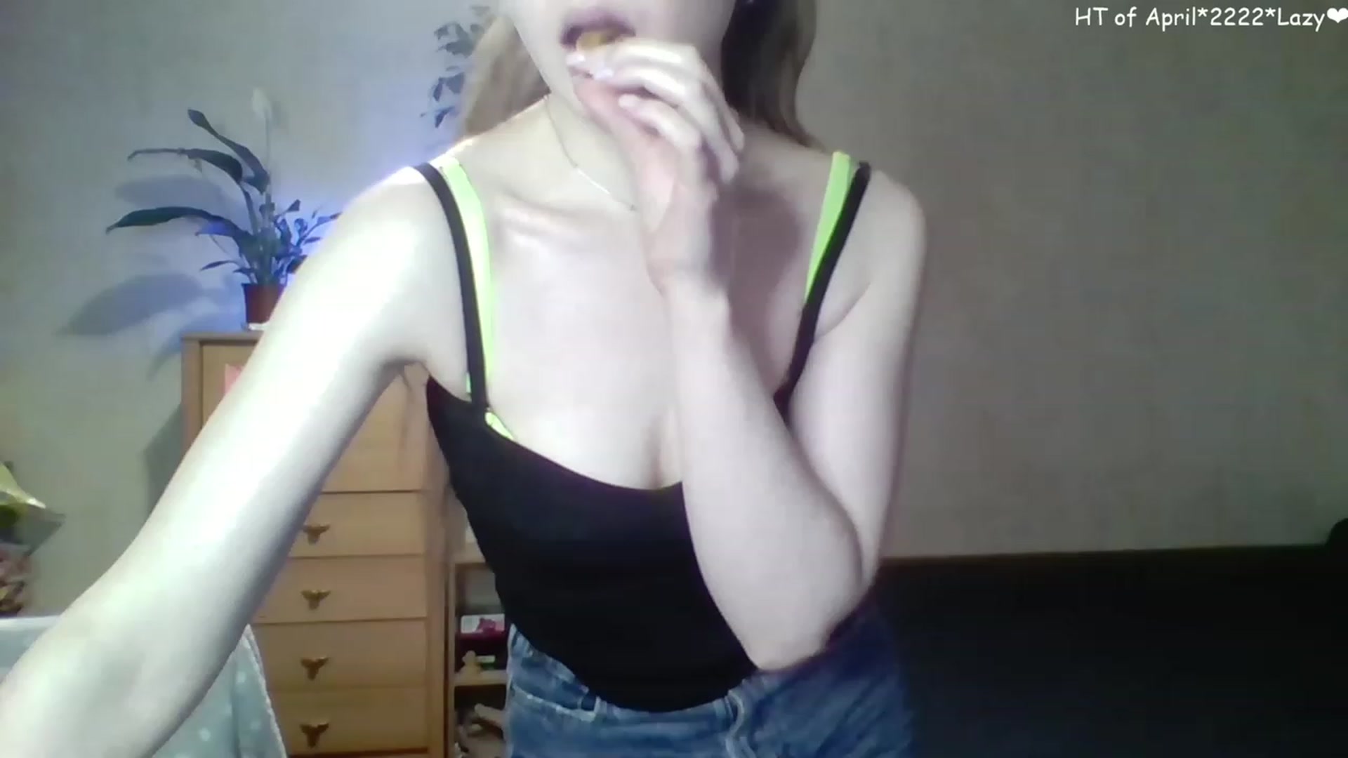 Gallery image thumbnail from LizaGhost's myfreecams stream on, 04/19/2023, 15:13 image 4 of 20