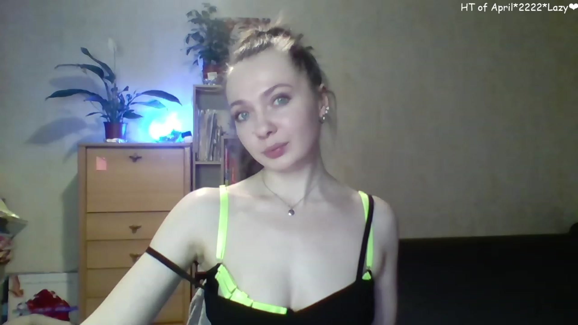 Gallery image thumbnail from LizaGhost's myfreecams stream on, 04/19/2023, 15:13 image 18 of 20