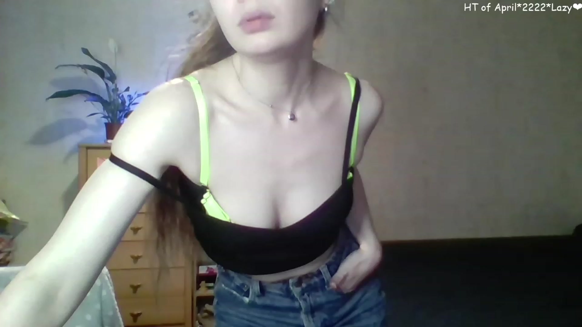 Gallery image thumbnail from LizaGhost's myfreecams stream on, 04/19/2023, 15:13 image 14 of 20