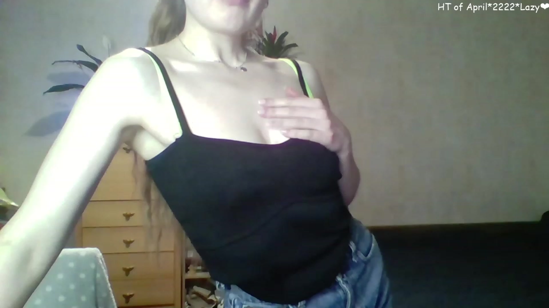 Gallery image thumbnail from LizaGhost's myfreecams stream on, 04/19/2023, 15:13 image 3 of 20