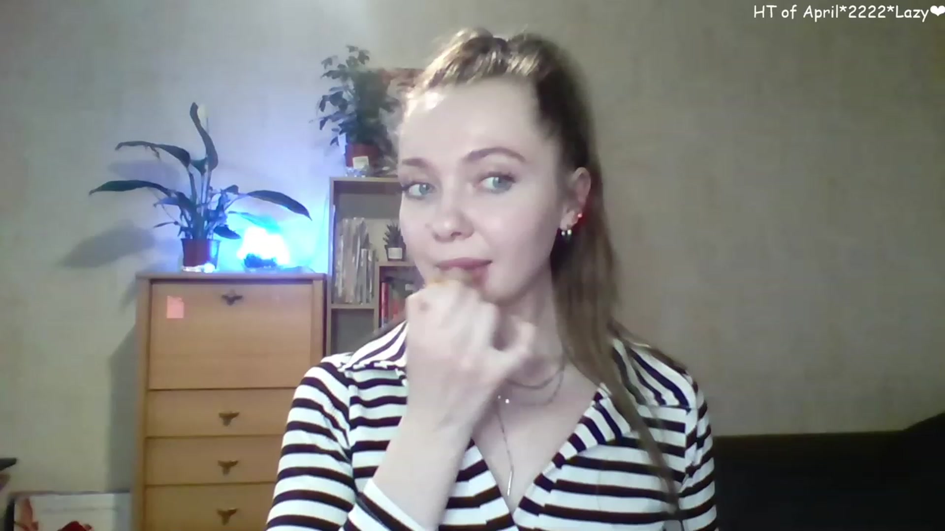 Gallery image thumbnail from LizaGhost's myfreecams stream on, 04/23/2023, 14:26 image 8 of 20