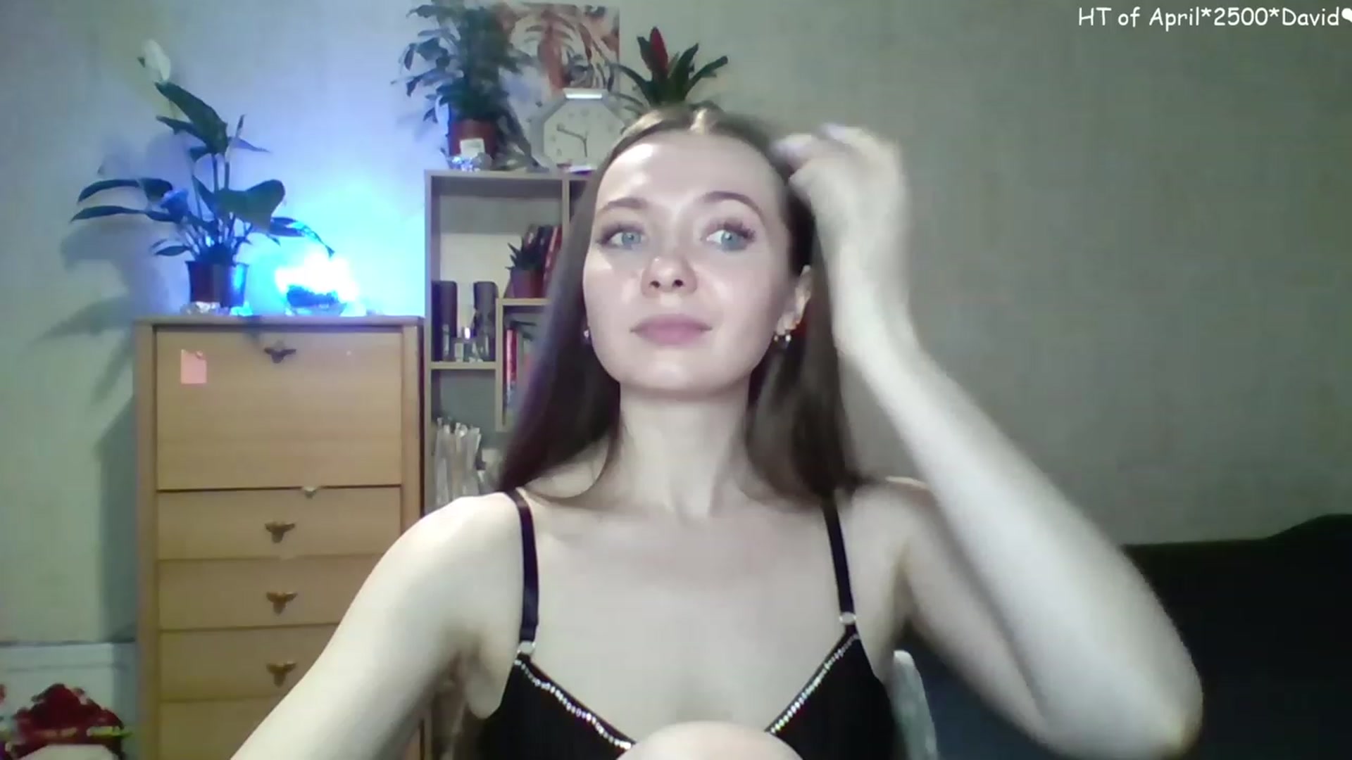 Gallery image thumbnail from LizaGhost's myfreecams stream on, 04/29/2023, 15:00 image 13 of 20