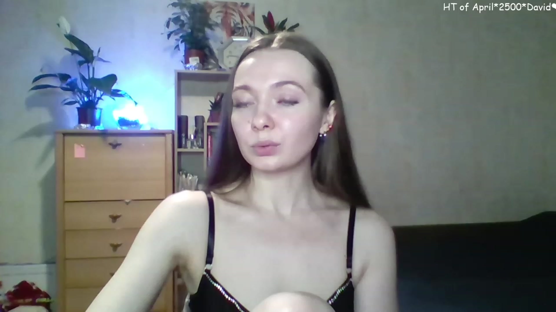 Gallery image thumbnail from LizaGhost's myfreecams stream on, 04/29/2023, 15:00 image 11 of 20