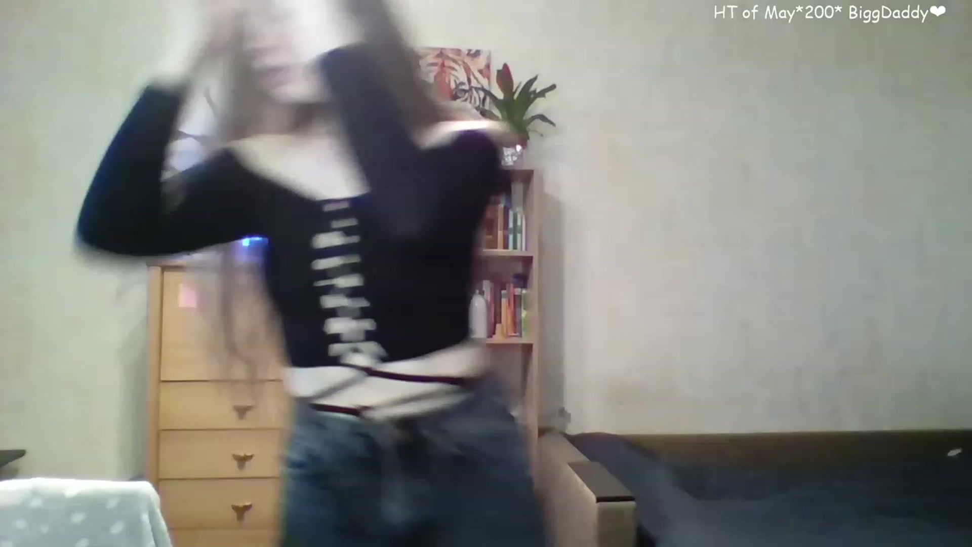 Gallery image thumbnail from LizaGhost's myfreecams stream on, 05/02/2023, 13:14 image 8 of 20