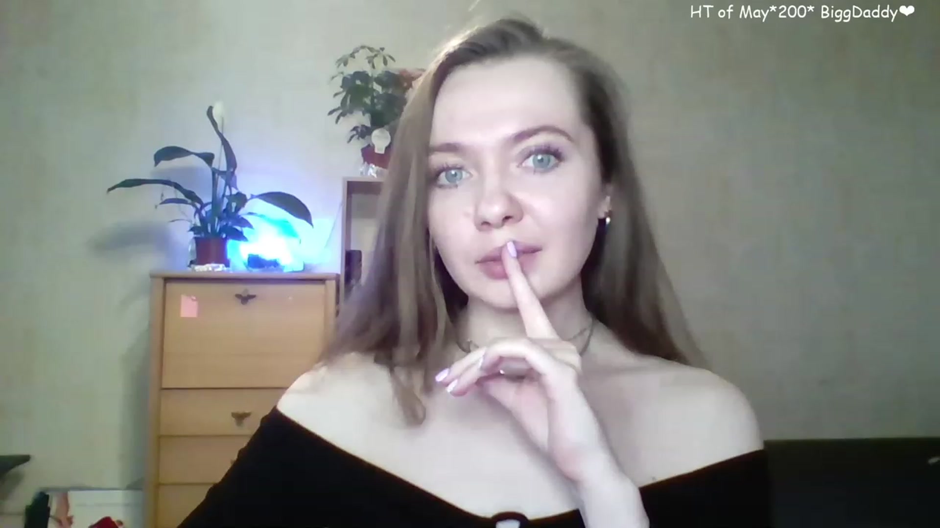 Gallery image thumbnail from LizaGhost's myfreecams stream on, 05/02/2023, 13:14 image 13 of 20