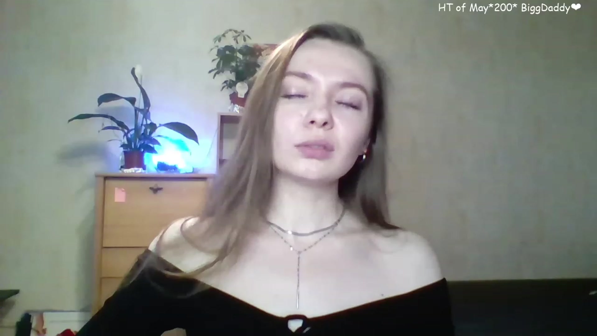 Gallery image thumbnail from LizaGhost's myfreecams stream on, 05/02/2023, 13:14 image 15 of 20