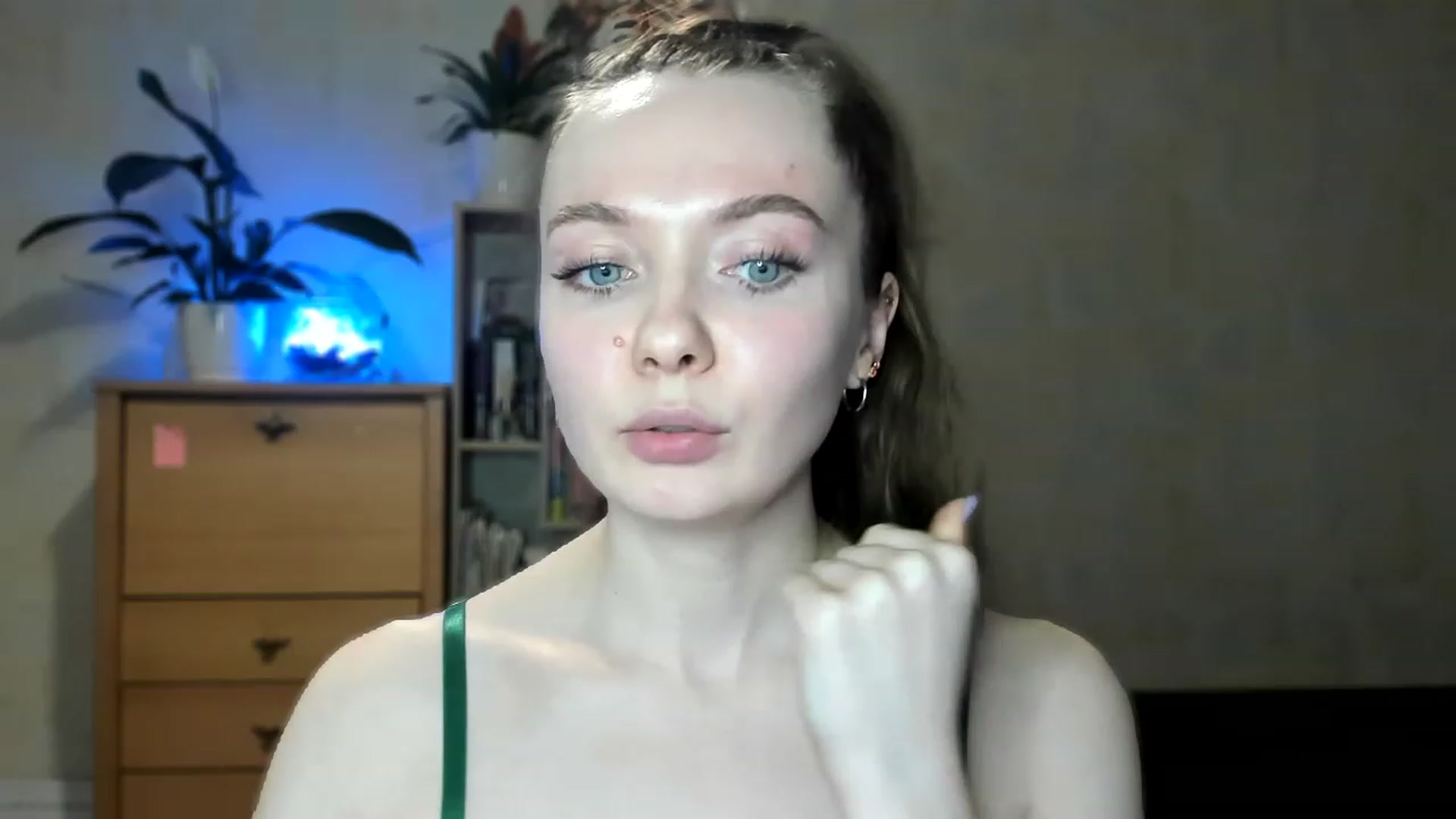 Gallery image thumbnail from LizaGhost's myfreecams stream on, 05/08/2023, 16:02 image 3 of 20