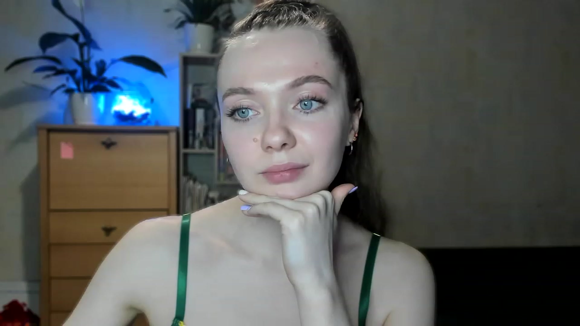 Gallery image thumbnail from LizaGhost's myfreecams stream on, 05/08/2023, 16:30 image 5 of 20