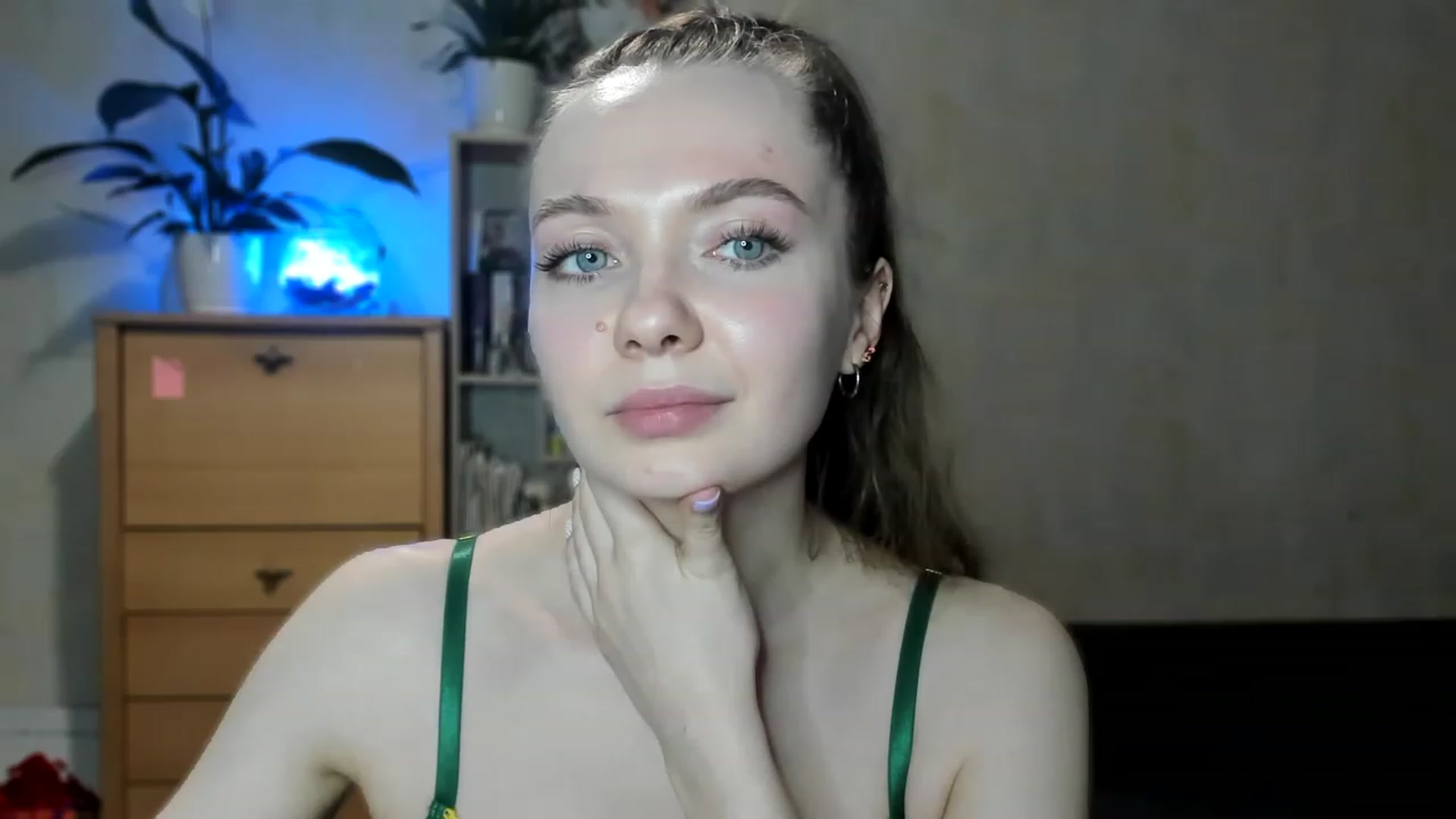 Gallery image thumbnail from LizaGhost's myfreecams stream on, 05/08/2023, 16:30 image 4 of 20