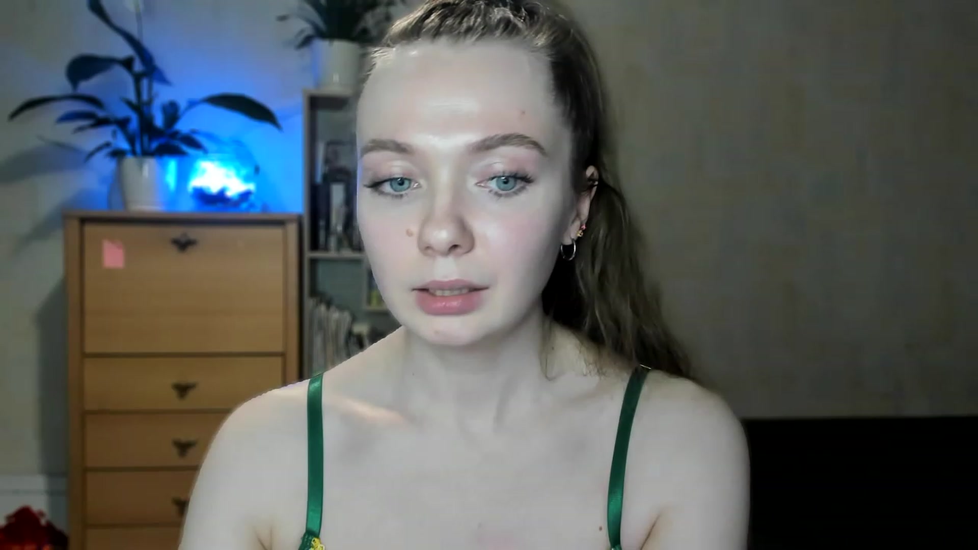 Gallery image thumbnail from LizaGhost's myfreecams stream on, 05/08/2023, 16:30 image 18 of 20