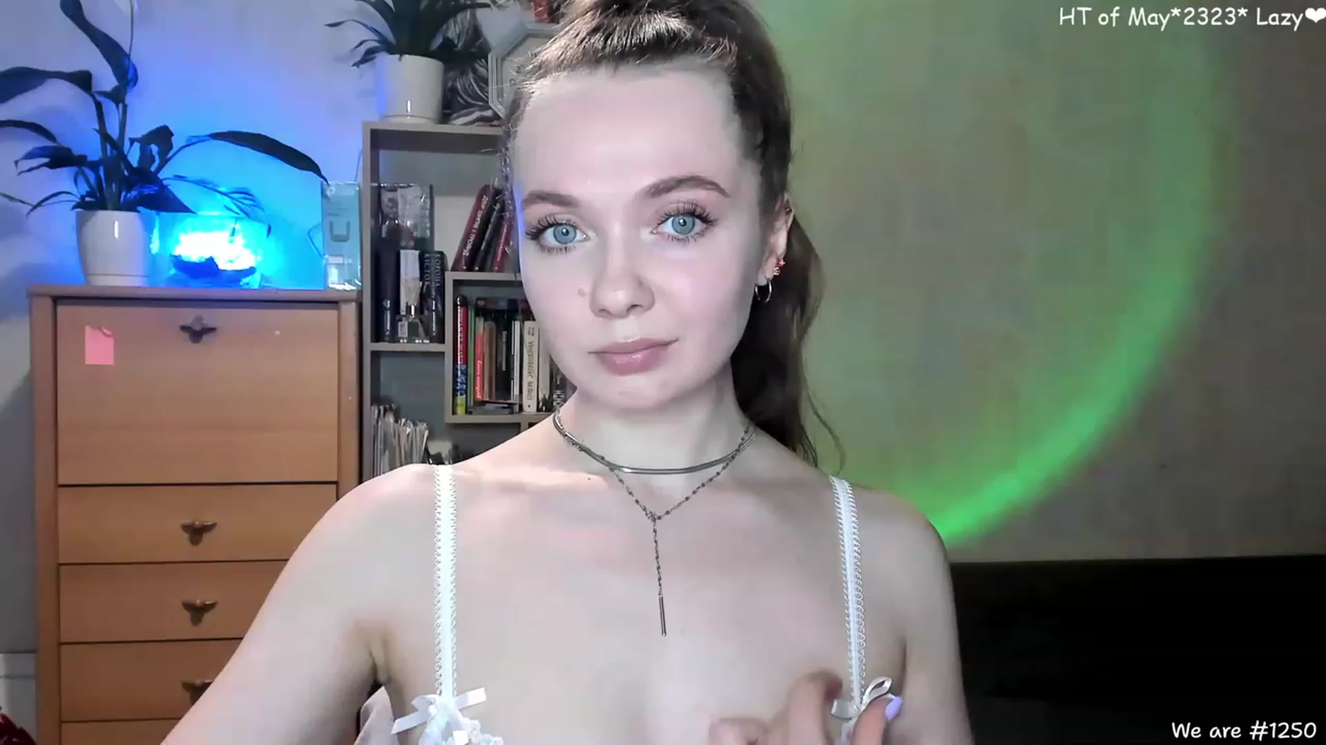 Gallery image thumbnail from LizaGhost's myfreecams stream on, 05/10/2023, 13:40 image 1 of 20