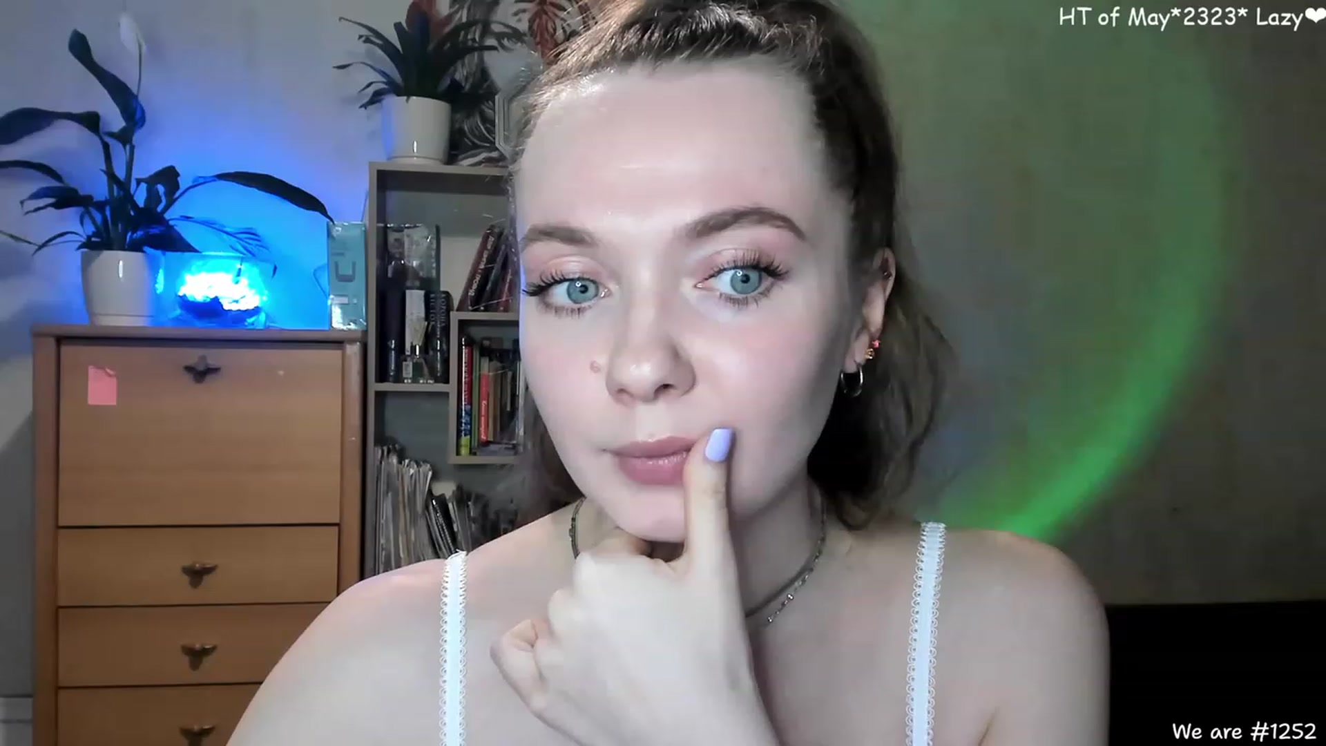 Gallery image thumbnail from LizaGhost's myfreecams stream on, 05/10/2023, 13:40 image 10 of 20