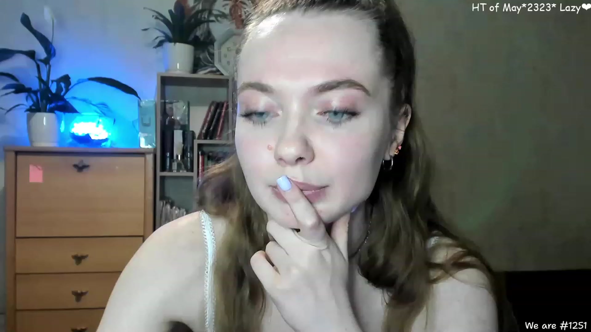 Gallery image thumbnail from LizaGhost's myfreecams stream on, 05/10/2023, 13:40 image 15 of 20