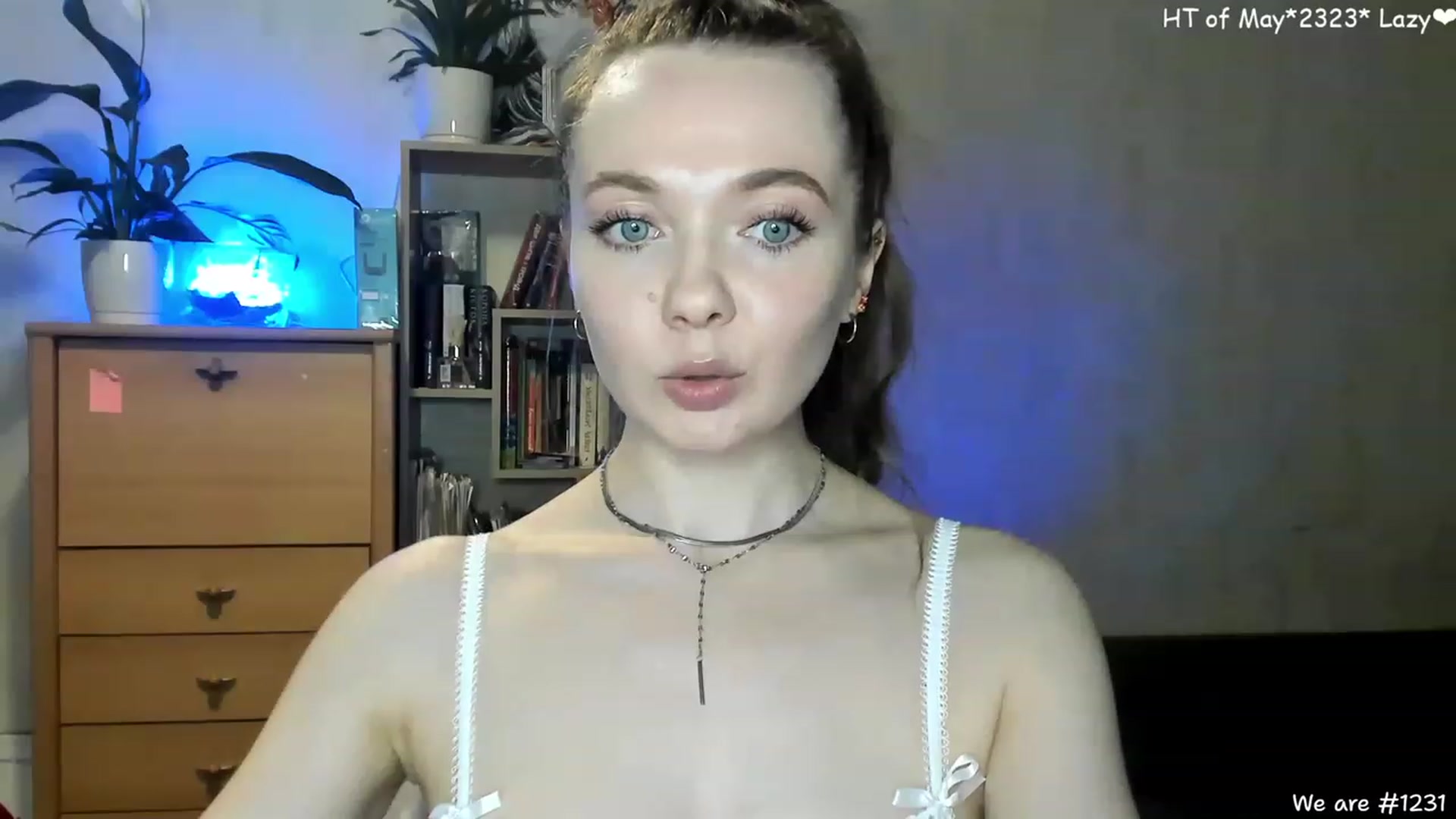 Gallery image thumbnail from LizaGhost's myfreecams stream on, 05/10/2023, 14:32 image 10 of 20