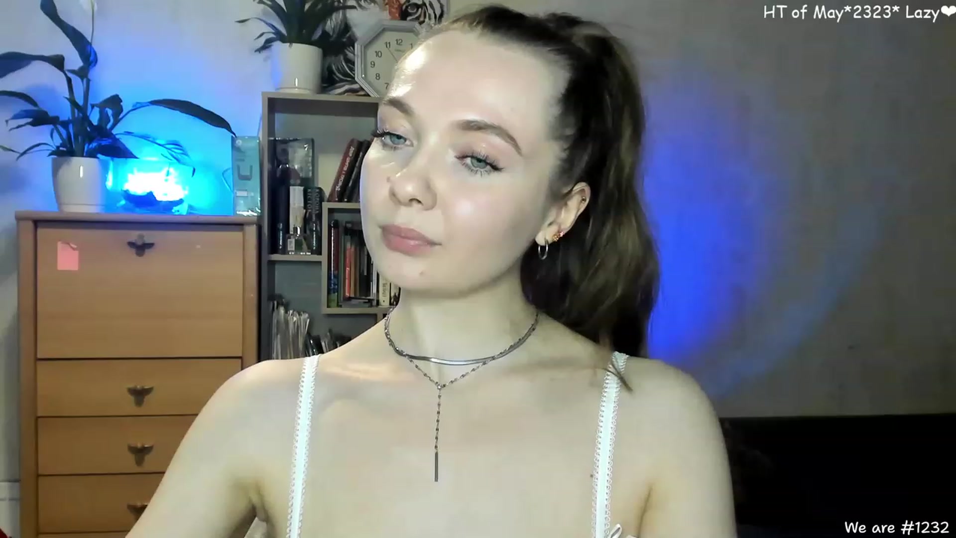 Gallery image thumbnail from LizaGhost's myfreecams stream on, 05/10/2023, 14:32 image 17 of 20