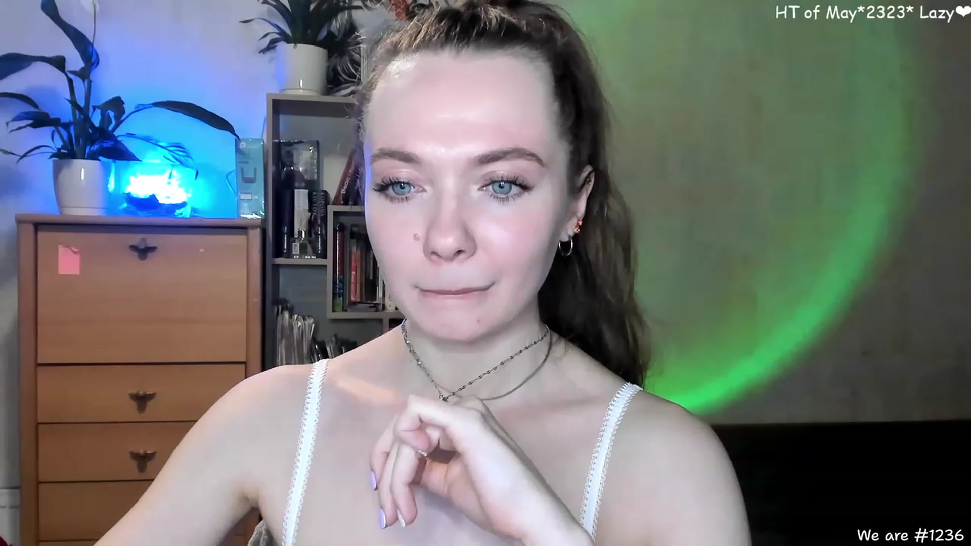 Gallery image thumbnail from LizaGhost's myfreecams stream on, 05/10/2023, 15:45 image 13 of 20