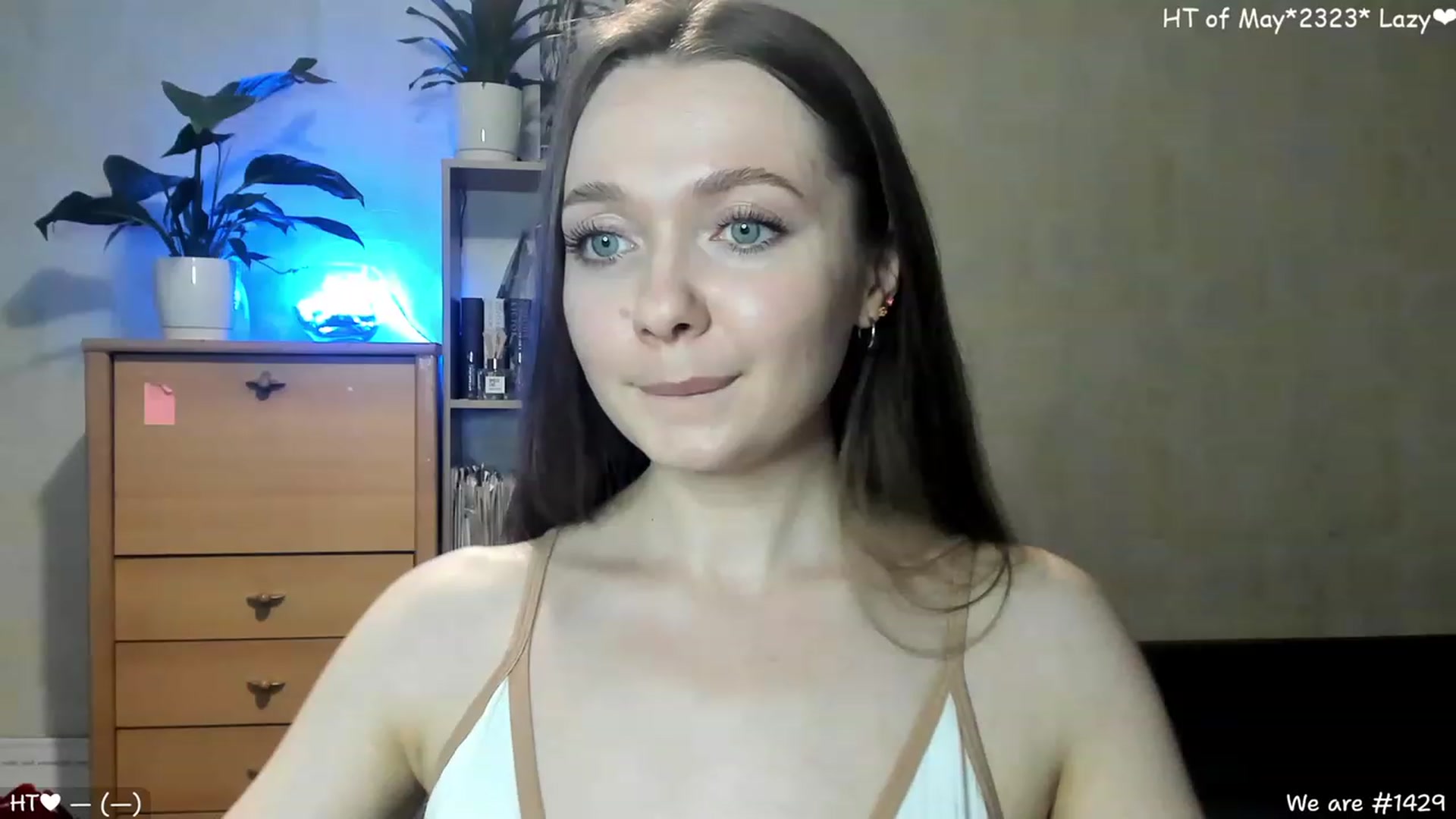 Gallery image thumbnail from LizaGhost's myfreecams stream on, 05/21/2023, 14:22 image 3 of 20