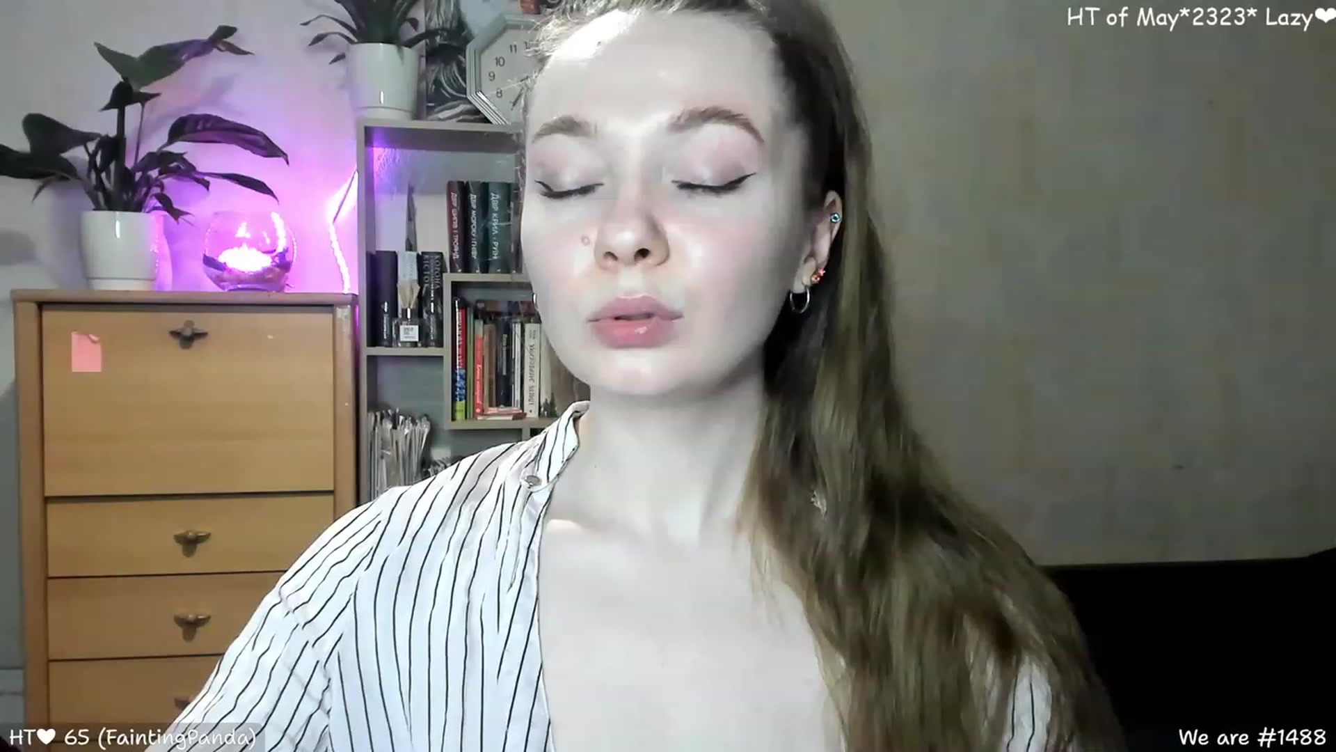 Gallery image thumbnail from LizaGhost's myfreecams stream on, 05/22/2023, 14:53 image 19 of 20