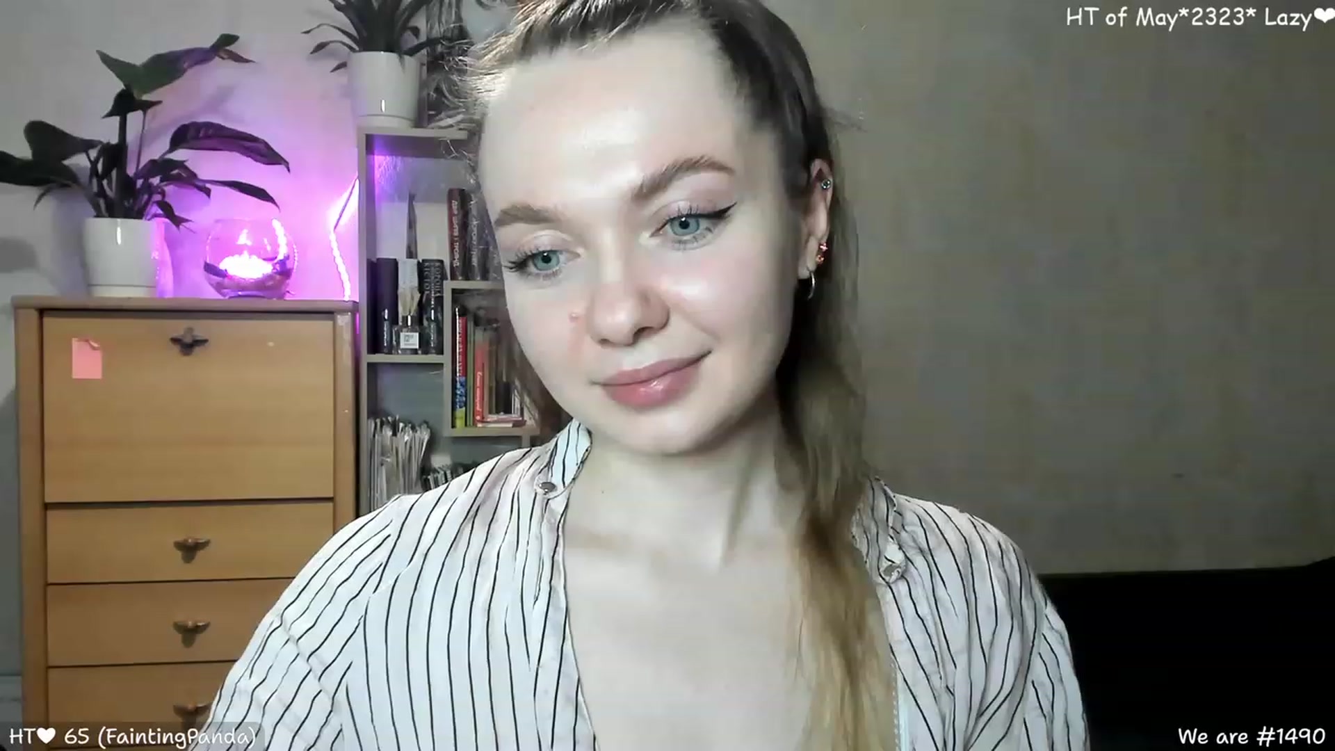 Gallery image thumbnail from LizaGhost's myfreecams stream on, 05/22/2023, 15:33 image 3 of 20