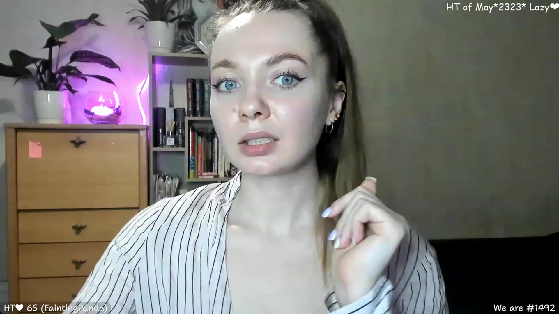 Gallery image thumbnail from LizaGhost's myfreecams stream on, 05/22/2023, 15:33 image 18 of 20