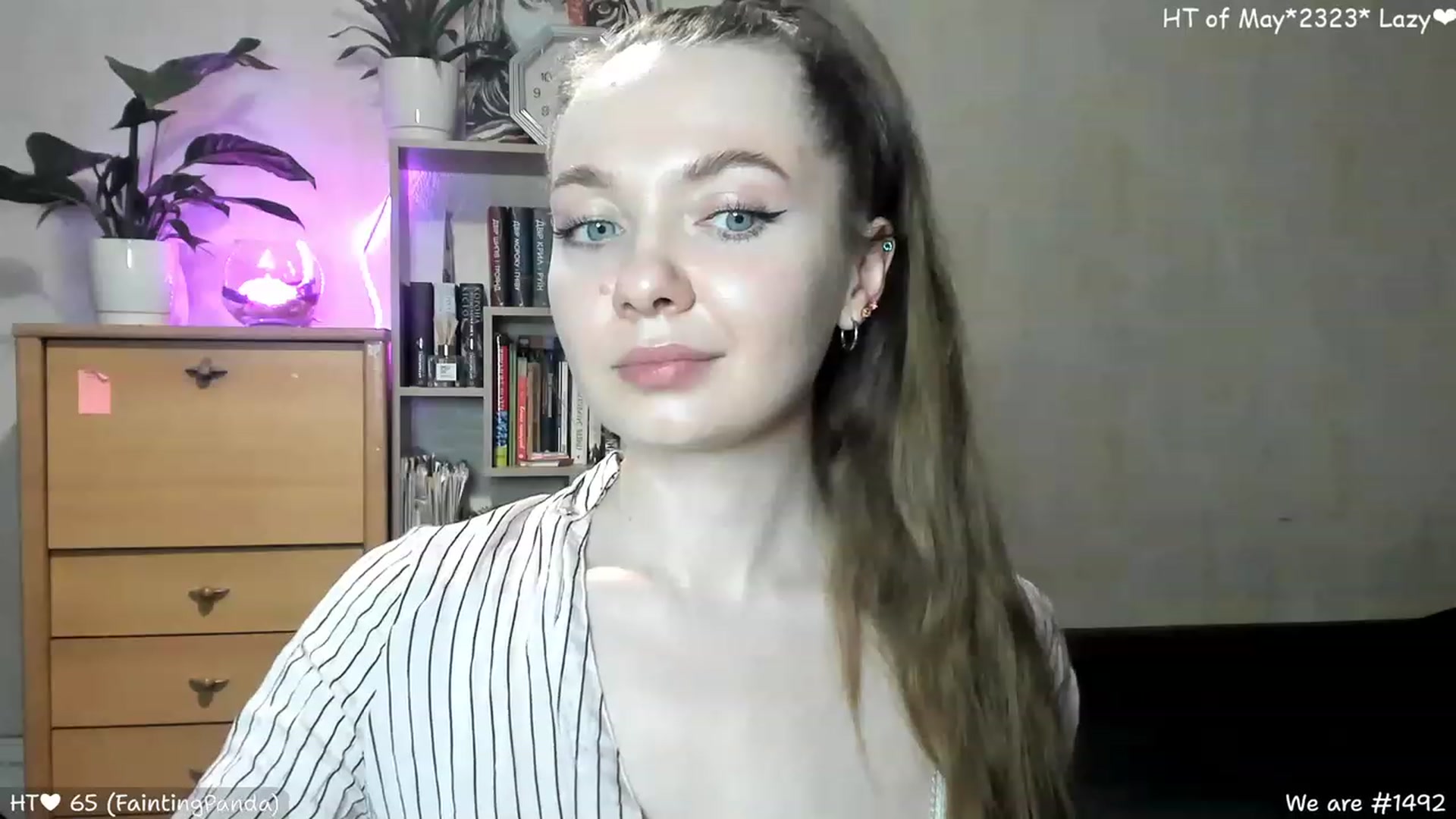 Gallery image thumbnail from LizaGhost's myfreecams stream on, 05/22/2023, 15:33 image 13 of 20