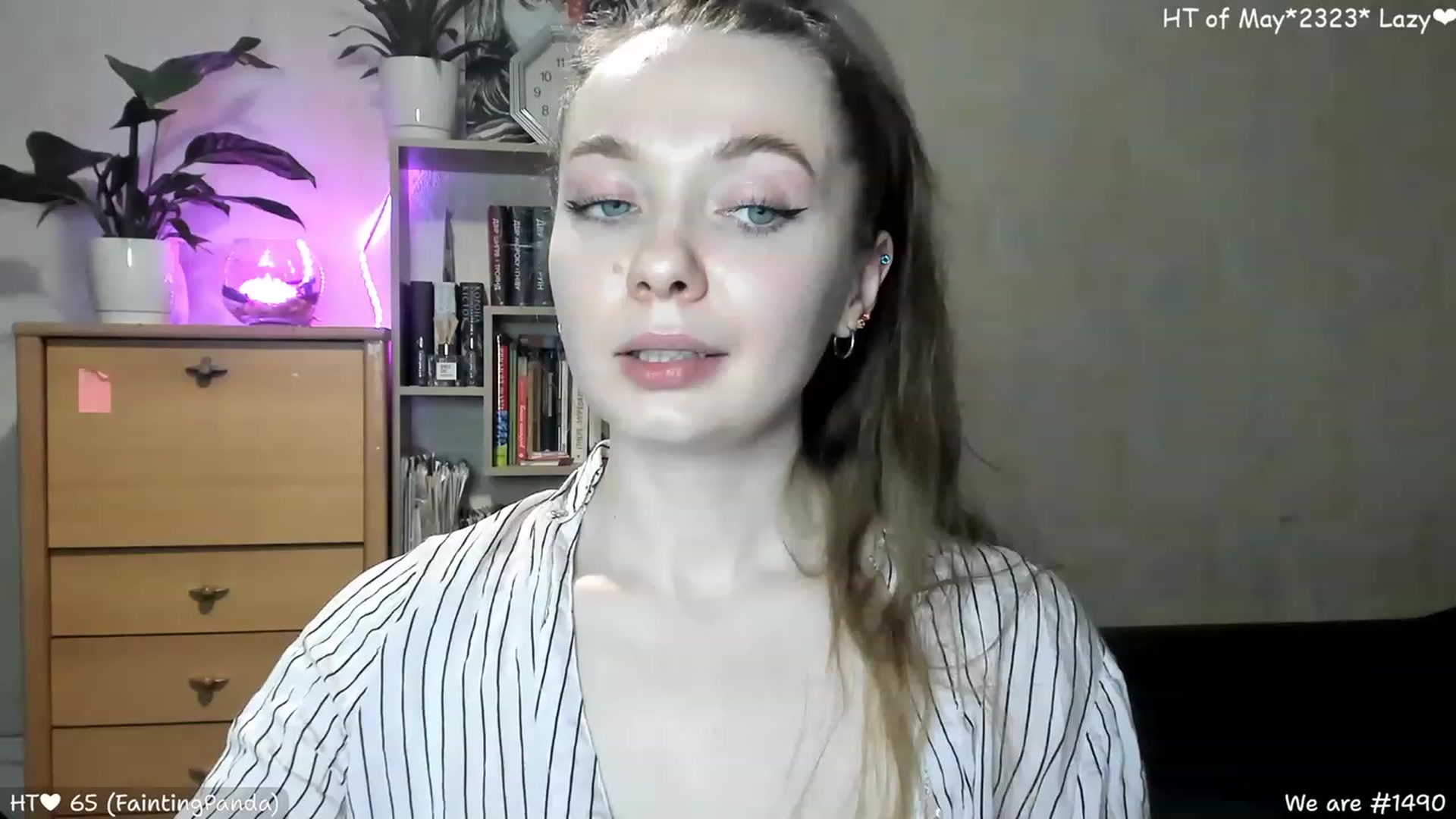 Gallery image thumbnail from LizaGhost's myfreecams stream on, 05/22/2023, 15:33 image 1 of 20