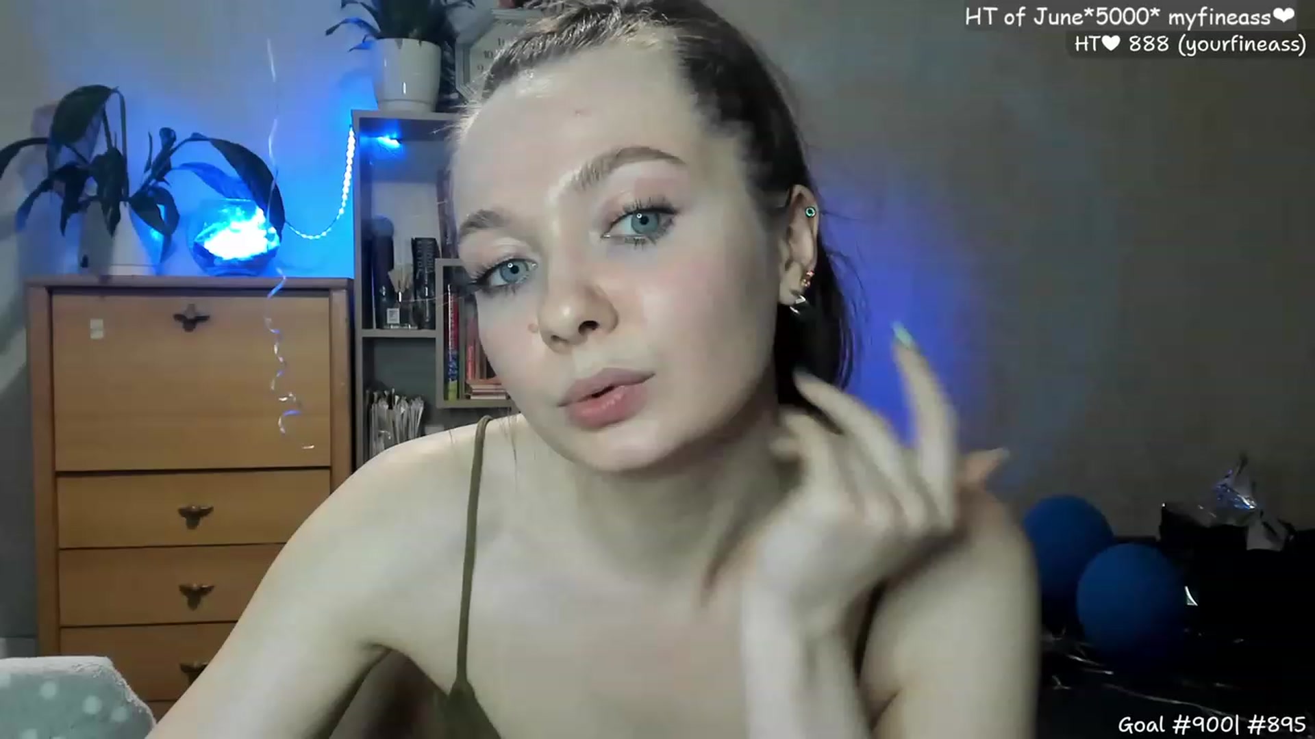 Gallery image thumbnail from LizaGhost's myfreecams stream on, 06/11/2023, 16:50 image 13 of 20