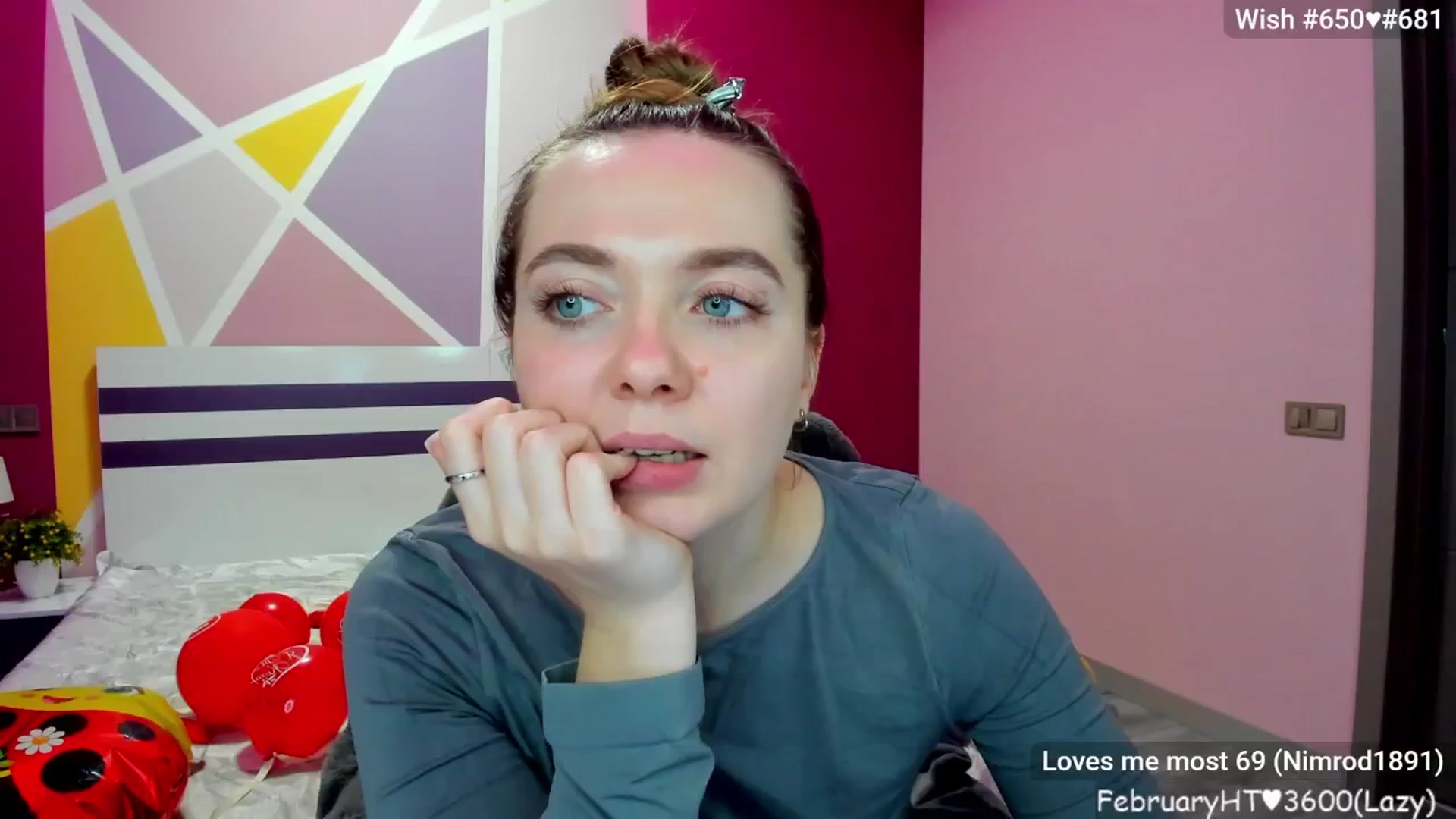 Gallery image thumbnail from LizaGhost's myfreecams stream on, 02/18/2025, 17:54 image 14 of 20