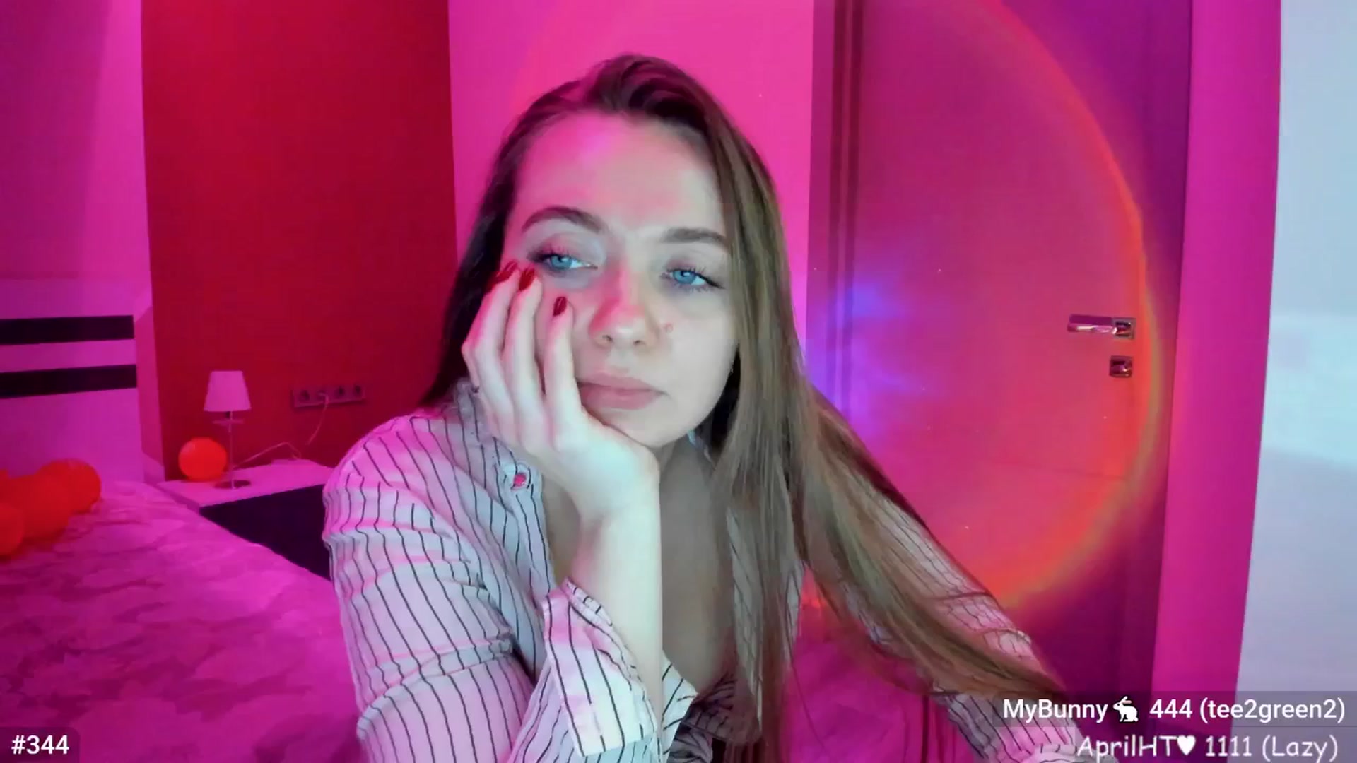 Gallery image thumbnail from LizaGhost's myfreecams stream on, 04/07/2025, 17:00 image 15 of 20