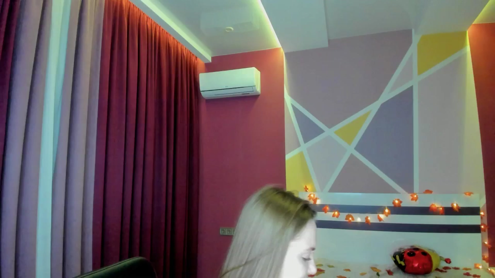 Gallery image thumbnail from LizaGhost's myfreecams stream on, 12/01/2025, 17:20 image 4 of 20