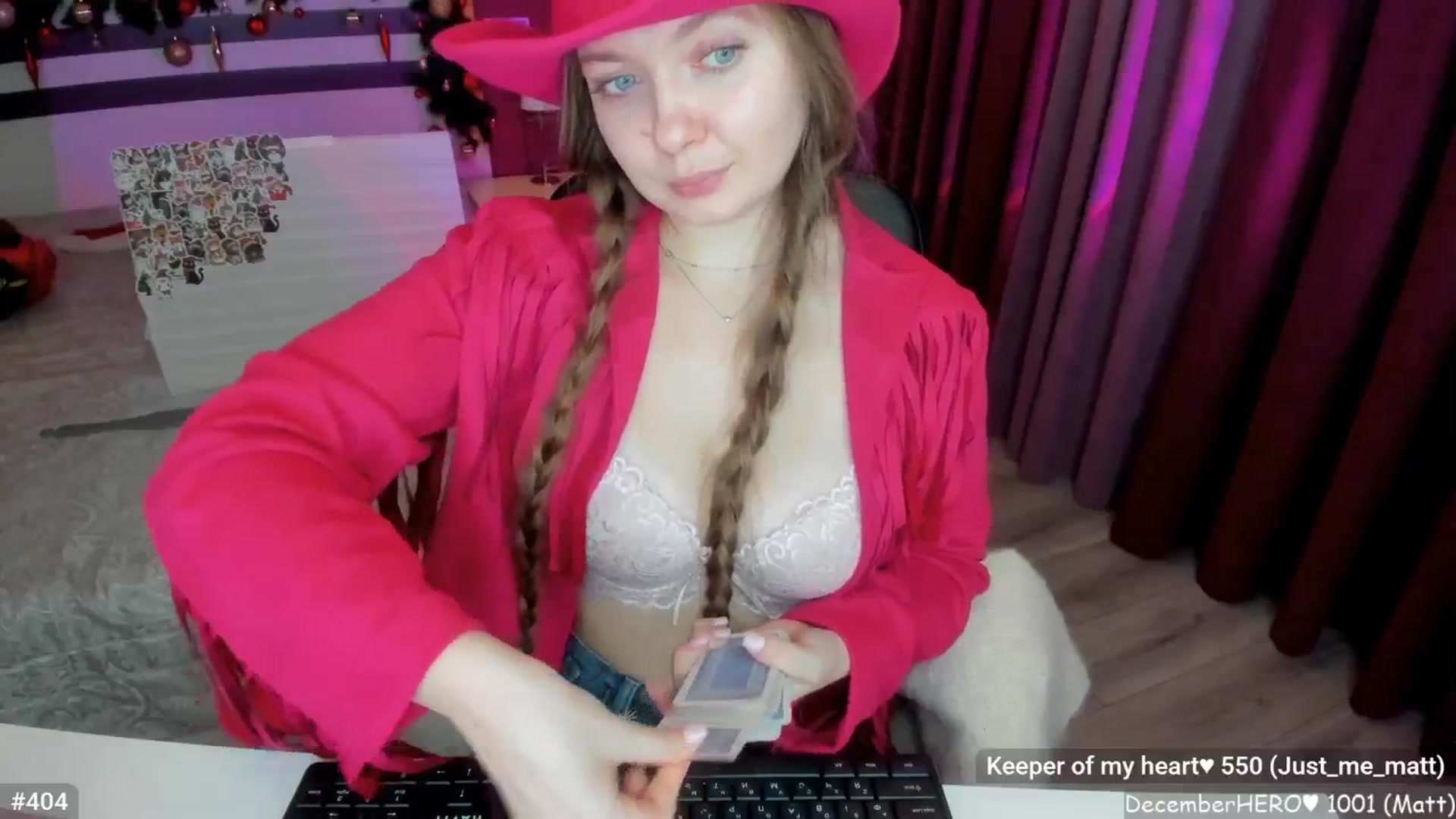 Gallery image thumbnail from LizaGhost's myfreecams stream on, 12/05/2025, 16:59 image 13 of 20
