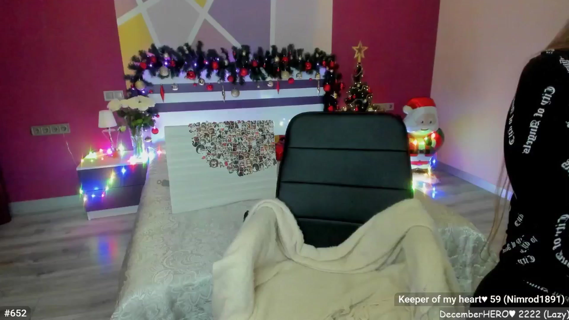 Gallery image thumbnail from LizaGhost's myfreecams stream on, 12/16/2025, 18:01 image 2 of 20
