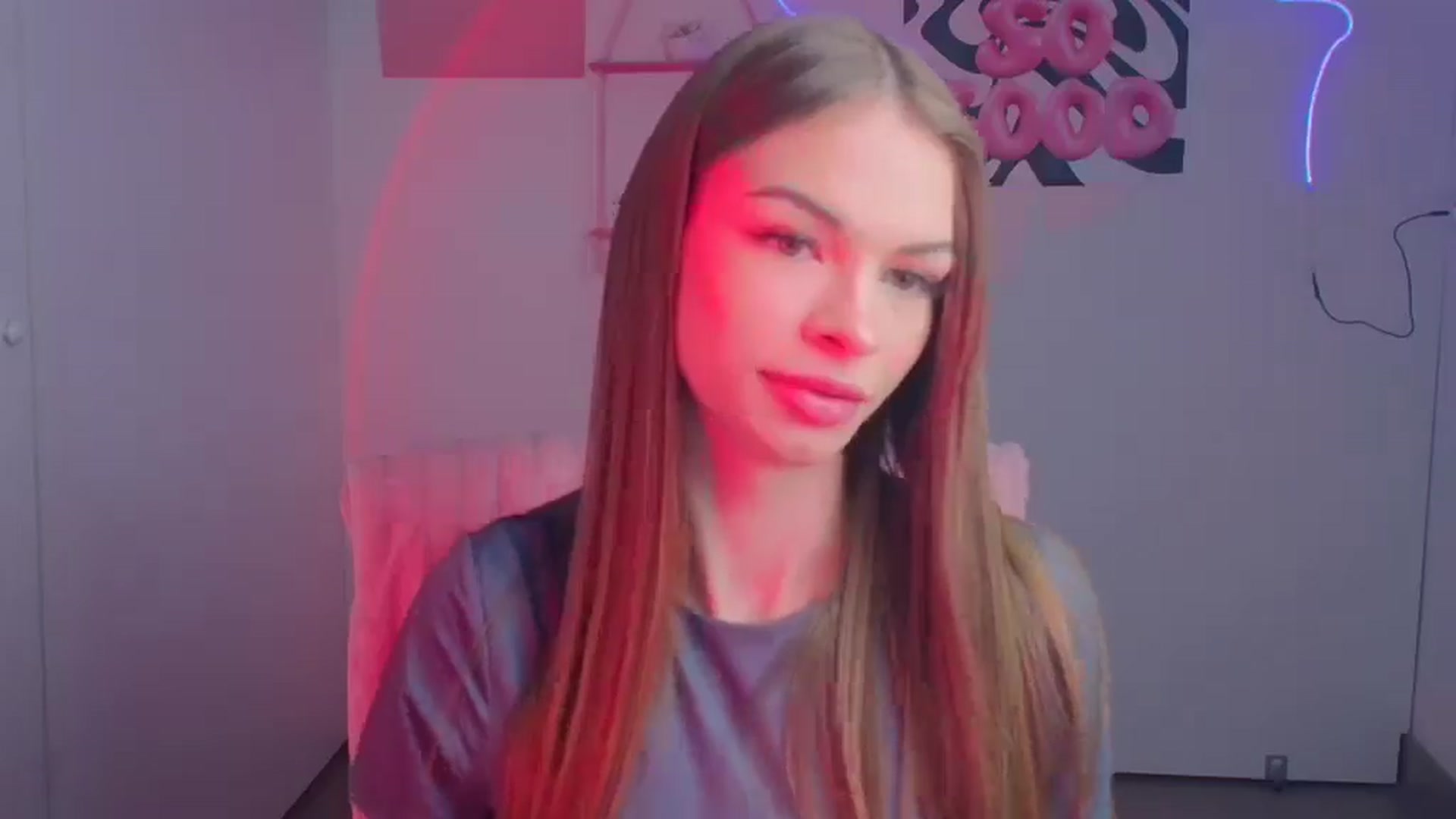 Gallery image thumbnail from Lizavetaqueen's myfreecams stream on, 04/05/2026, 11:57 image 12 of 20