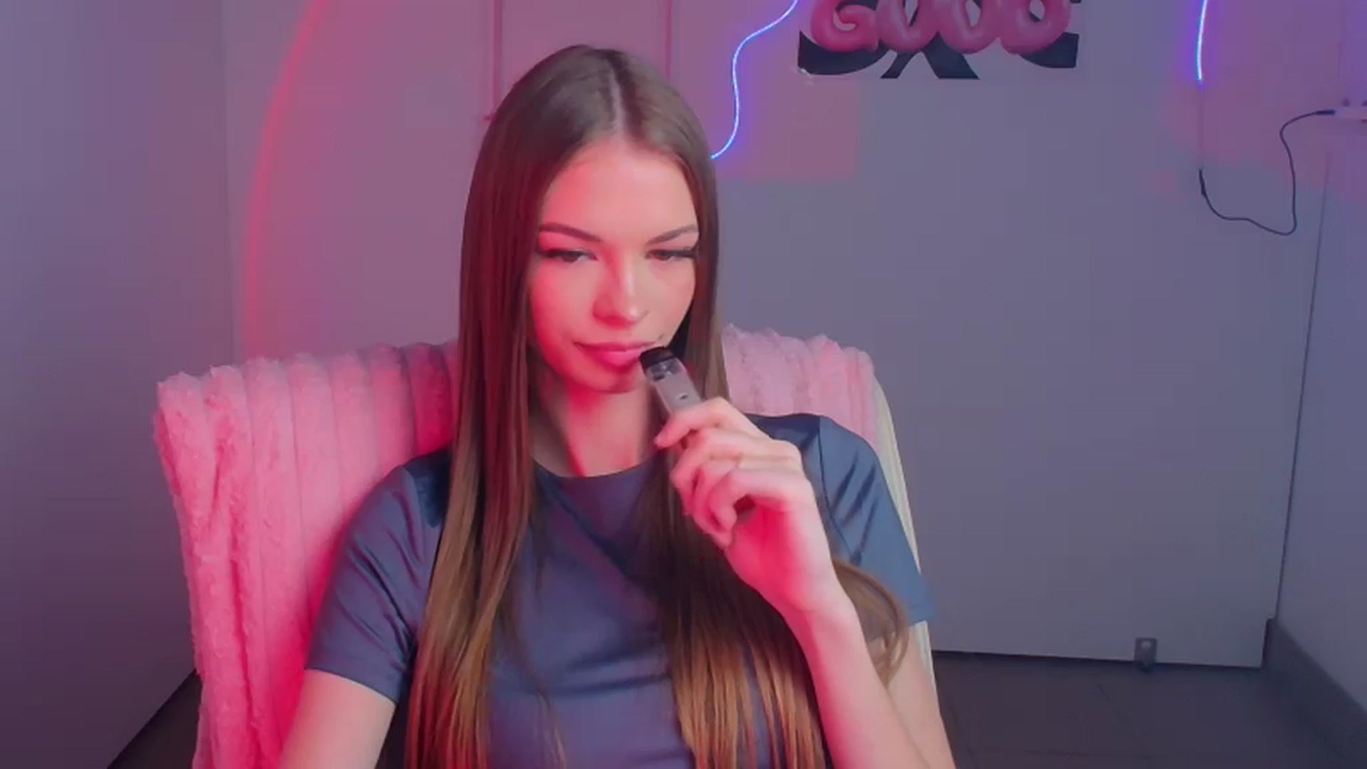 Gallery image thumbnail from Lizavetaqueen's myfreecams stream on, 04/05/2026, 13:37 image 17 of 20