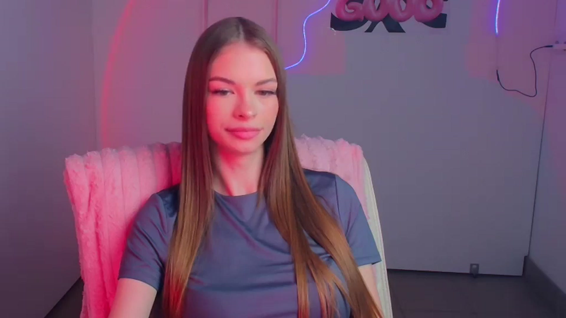 Gallery image thumbnail from Lizavetaqueen's myfreecams stream on, 04/05/2026, 13:37 image 11 of 20
