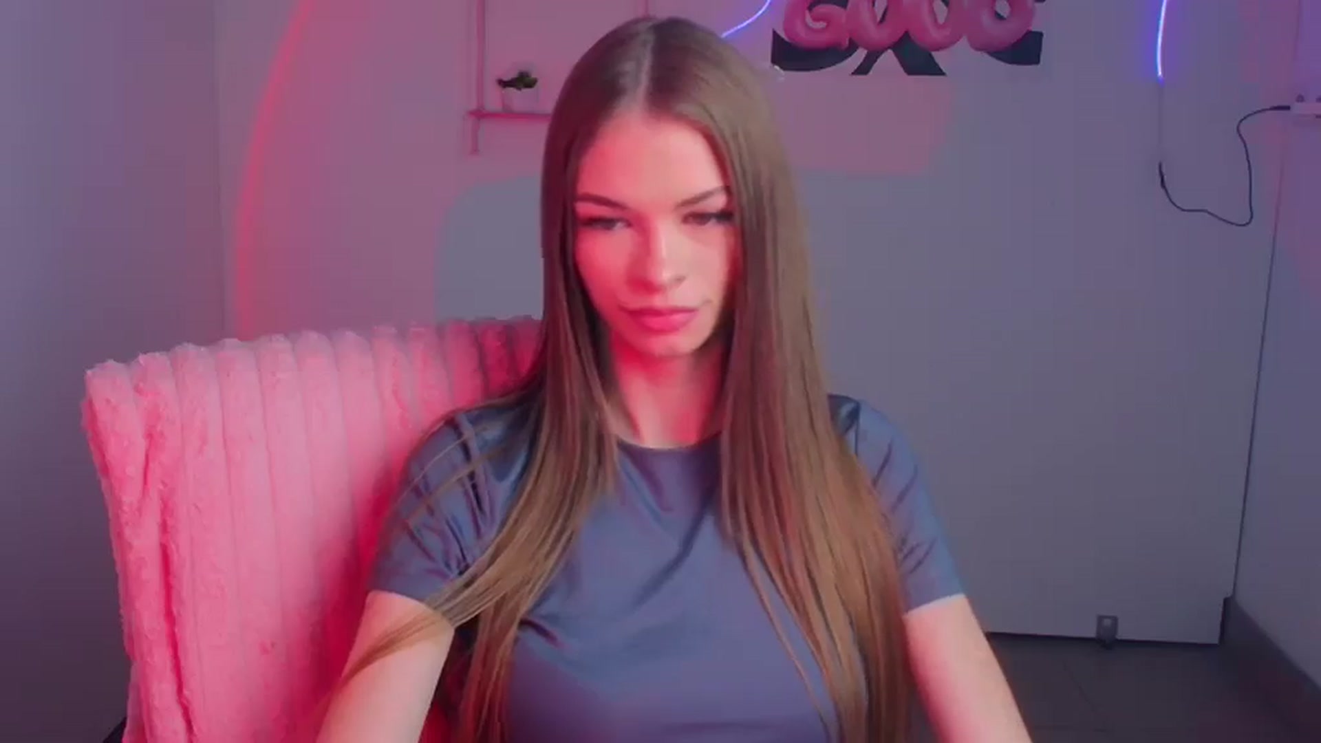 Gallery image thumbnail from Lizavetaqueen's myfreecams stream on, 04/05/2026, 13:37 image 2 of 20