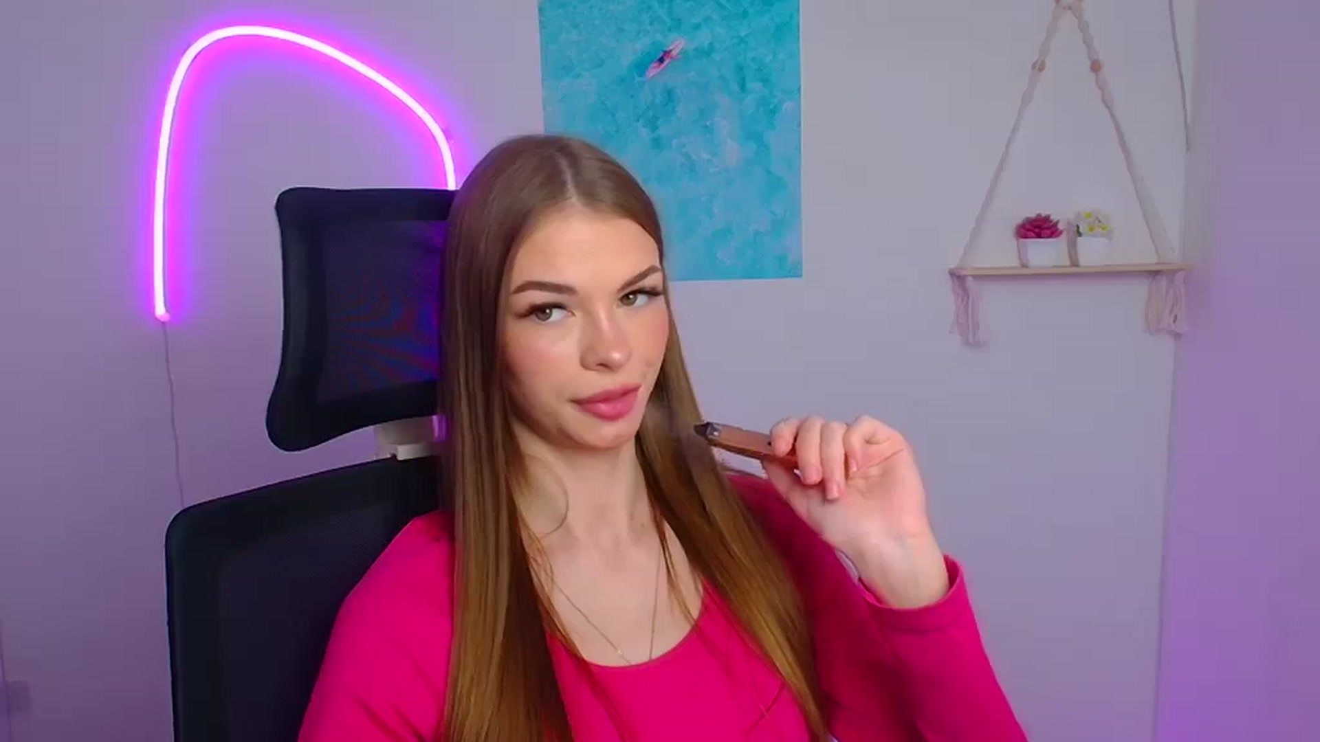 Gallery image thumbnail from Lizavetaqueen's myfreecams stream on, 04/11/2026, 13:00 image 14 of 20