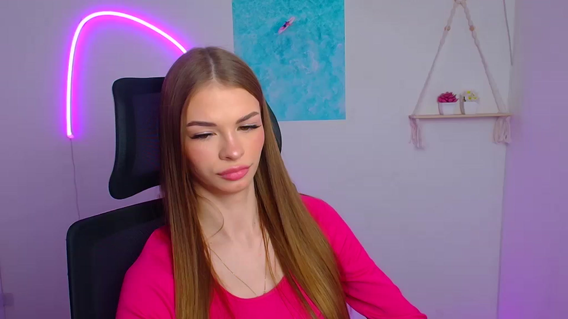 Gallery image thumbnail from Lizavetaqueen's myfreecams stream on, 04/11/2026, 13:00 image 19 of 20