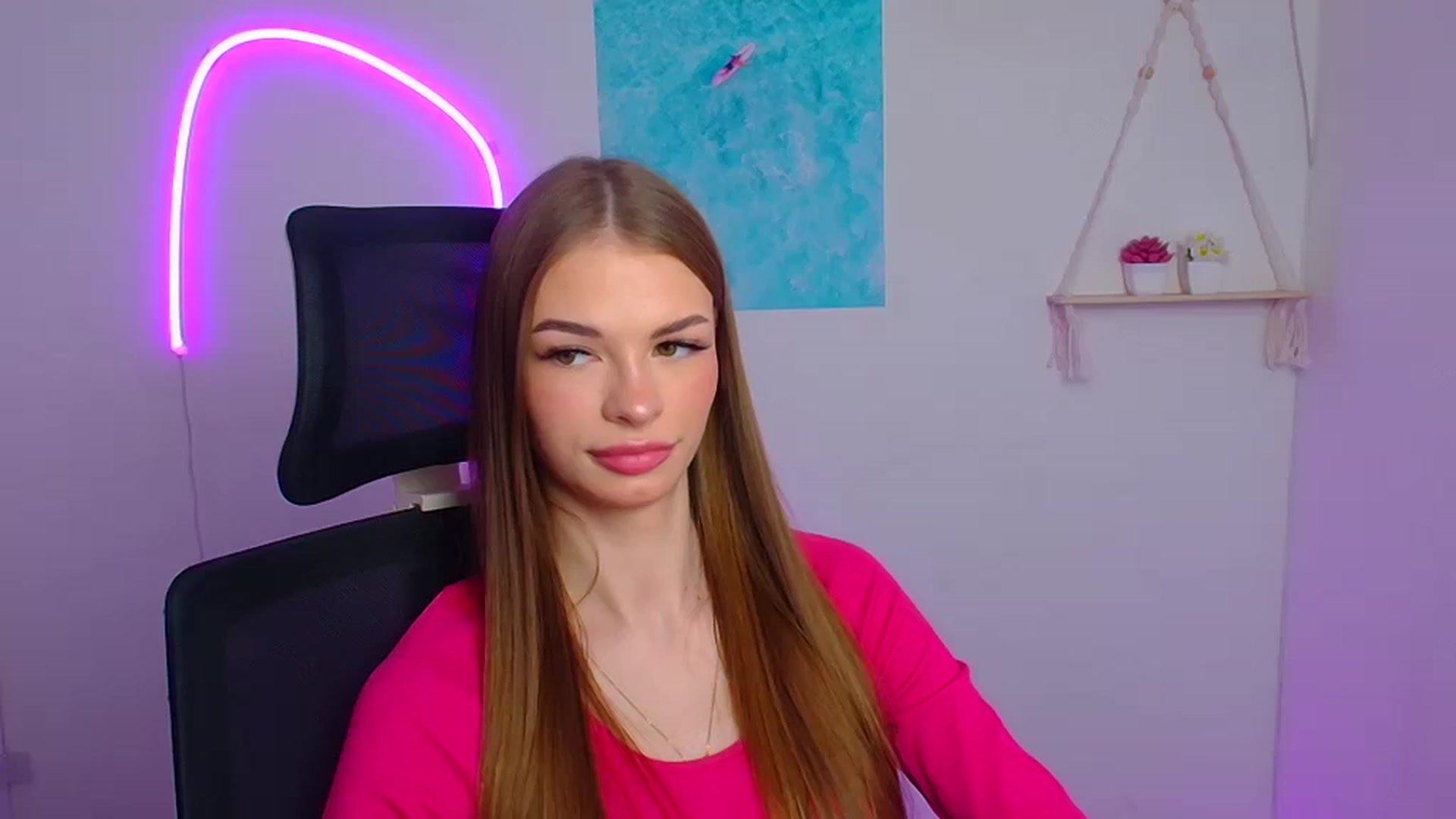 Gallery image thumbnail from Lizavetaqueen's myfreecams stream on, 04/11/2026, 13:00 image 8 of 20
