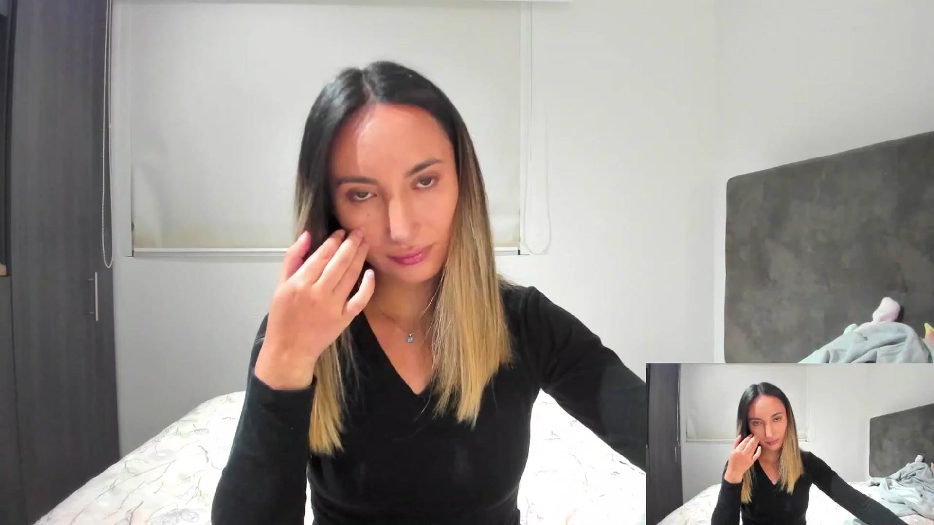 Gallery image thumbnail from LizzEser's myfreecams stream on, 08/28/2024, 02:25 image 12 of 20