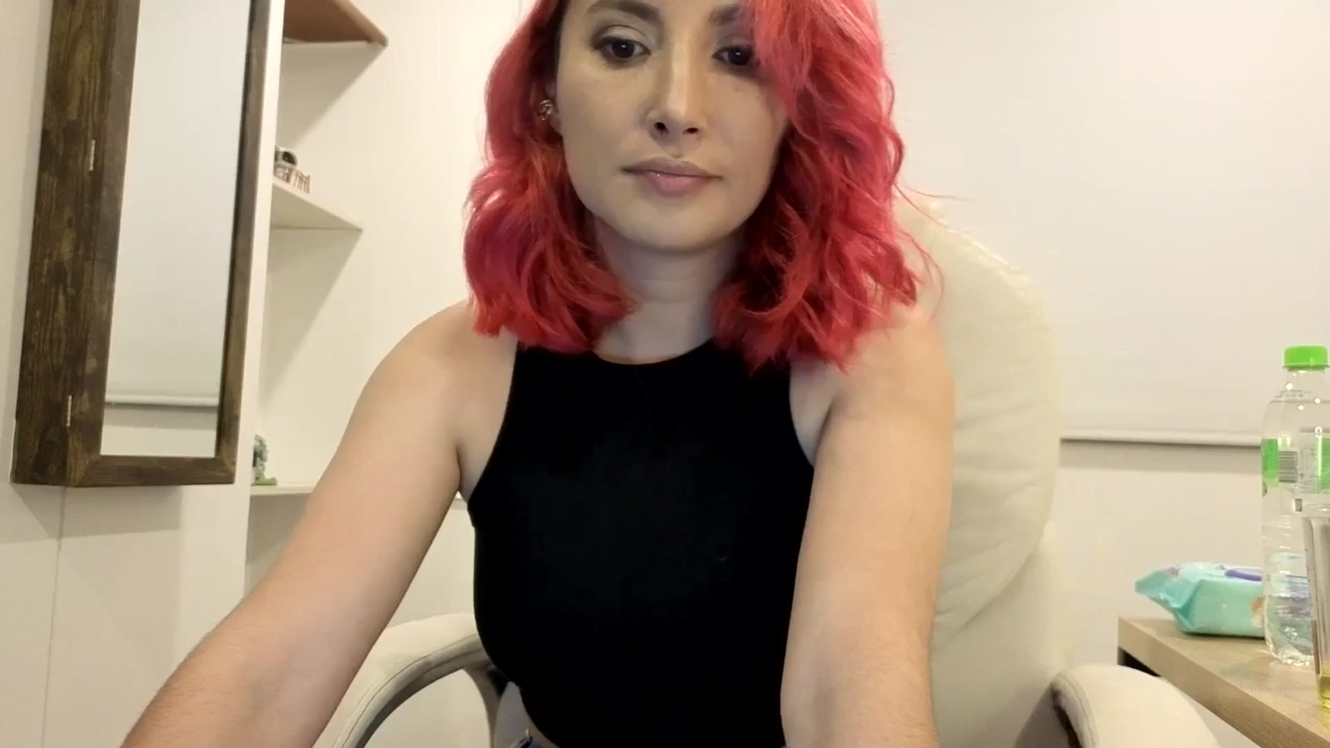 Gallery image thumbnail from LizzEser's myfreecams stream on, 11/19/2025, 04:02 image 2 of 20