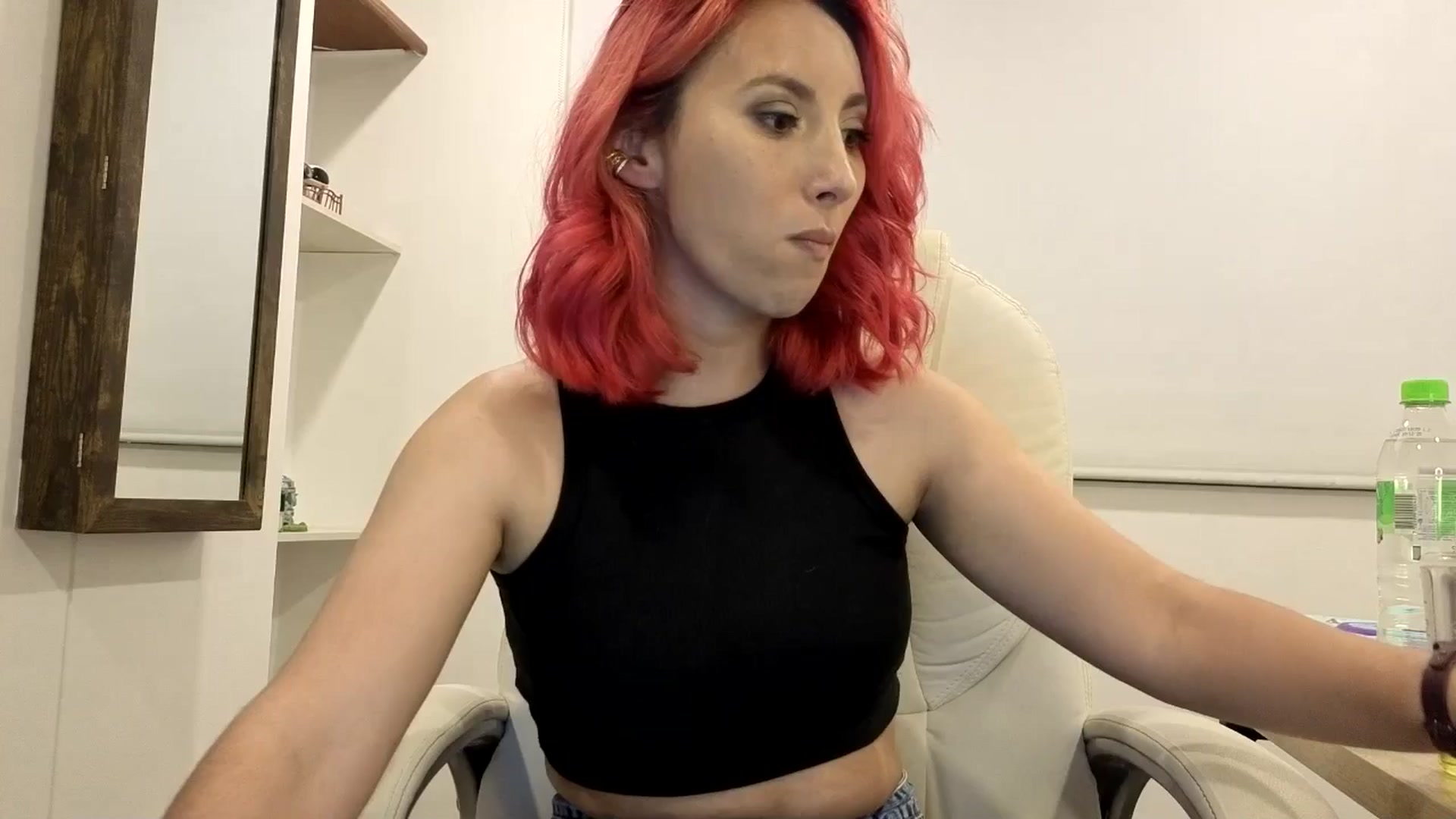 Gallery image thumbnail from LizzEser's myfreecams stream on, 11/19/2025, 04:02 image 4 of 20