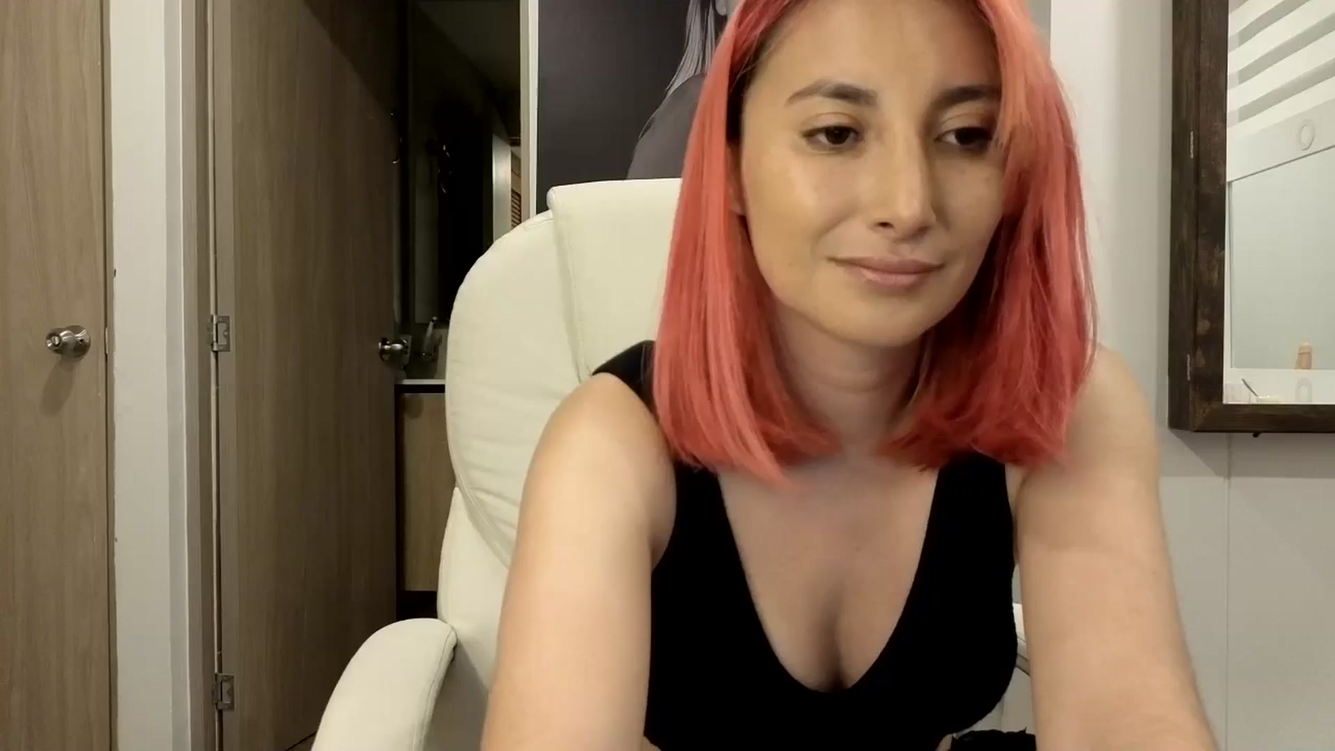 Gallery image thumbnail from LizzEser's myfreecams stream on, 12/16/2025, 05:03 image 10 of 20