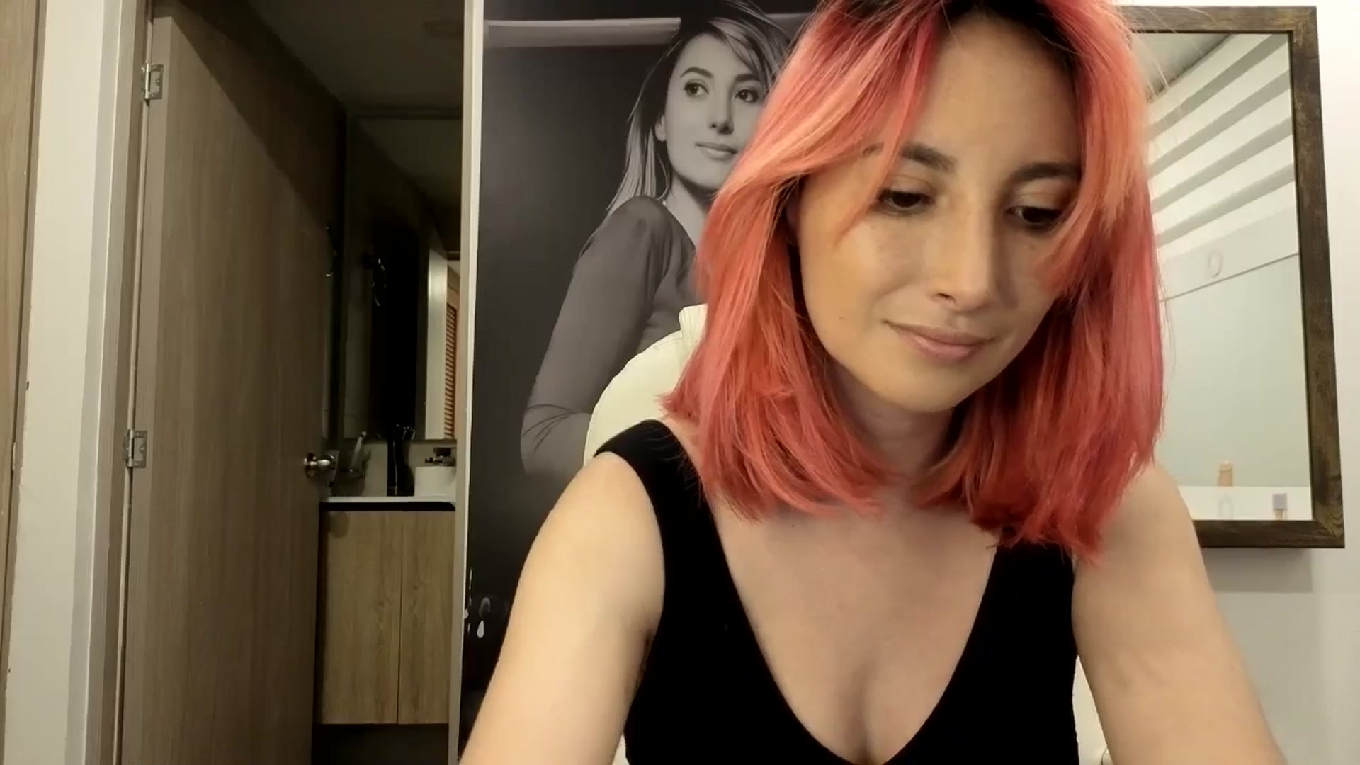 Gallery image thumbnail from LizzEser's myfreecams stream on, 12/16/2025, 05:03 image 20 of 20