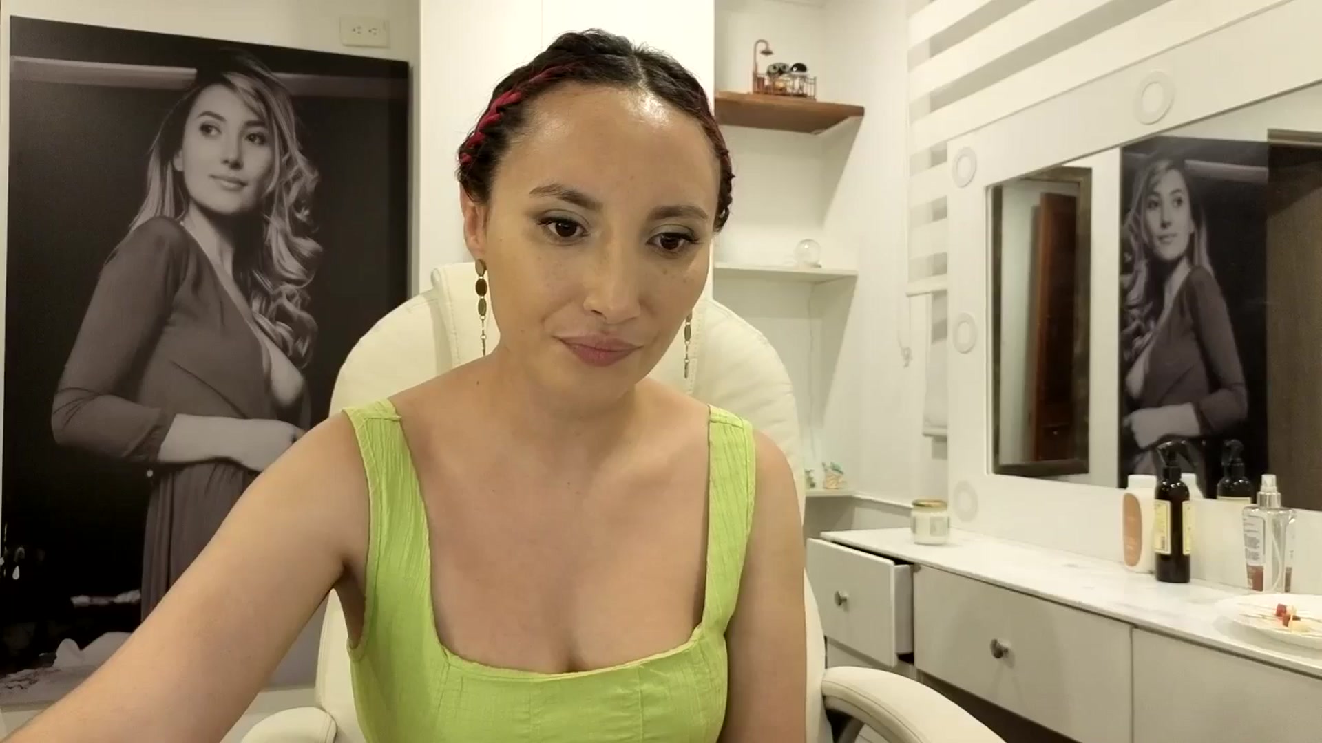 Gallery image thumbnail from LizzEser's myfreecams stream on, 12/27/2025, 04:14 image 3 of 20
